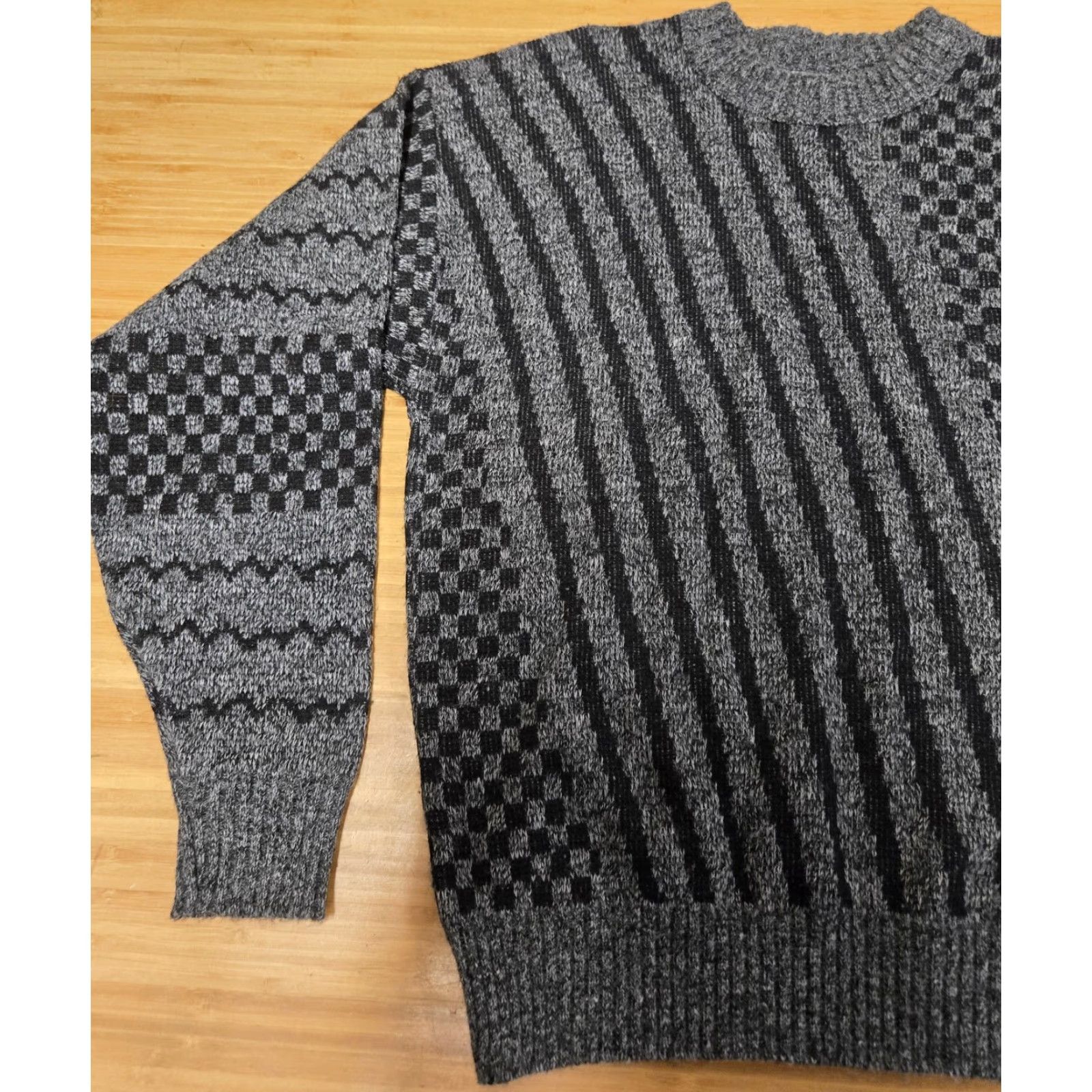 Vintage VINTAGE Le Tigre Sweater Mens XL Gray Black Crewneck Knit Made USA Geometric 90s Size US XL / EU 56 / 4 - 3 Thumbnail