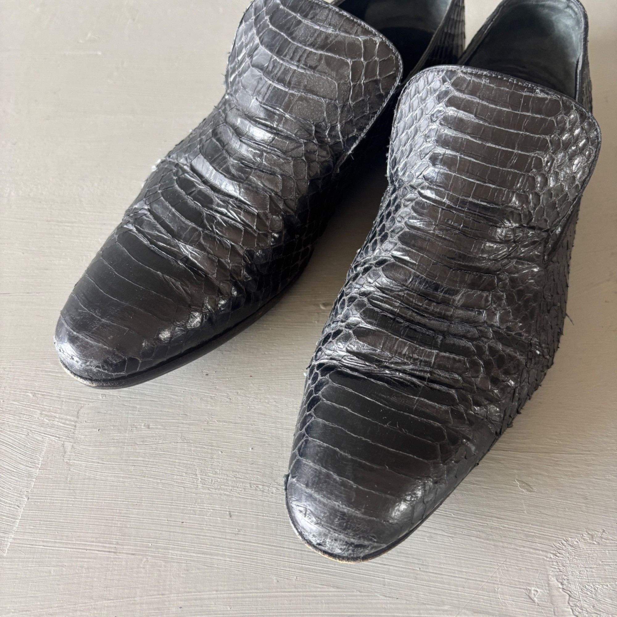 Gucci Vintage Gucci Black Genuine Python Leather Loafers Size 39E Size US 6 / EU 39 - 10 Thumbnail