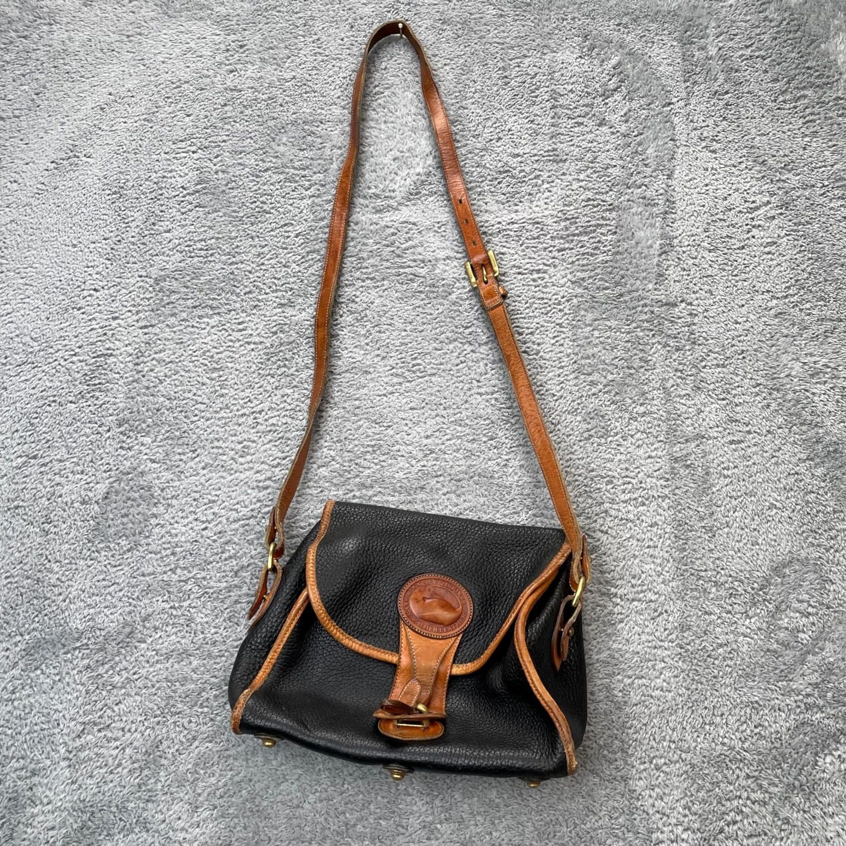 Dooney & Bourke VINTAGE Dooney & Bourke Essex Crossbody Bag Womens Black Leather Adjustable Strap Brown Hardware Gold Buckle Pebbled Leather Size ONE SIZE - 2 Thumbnail