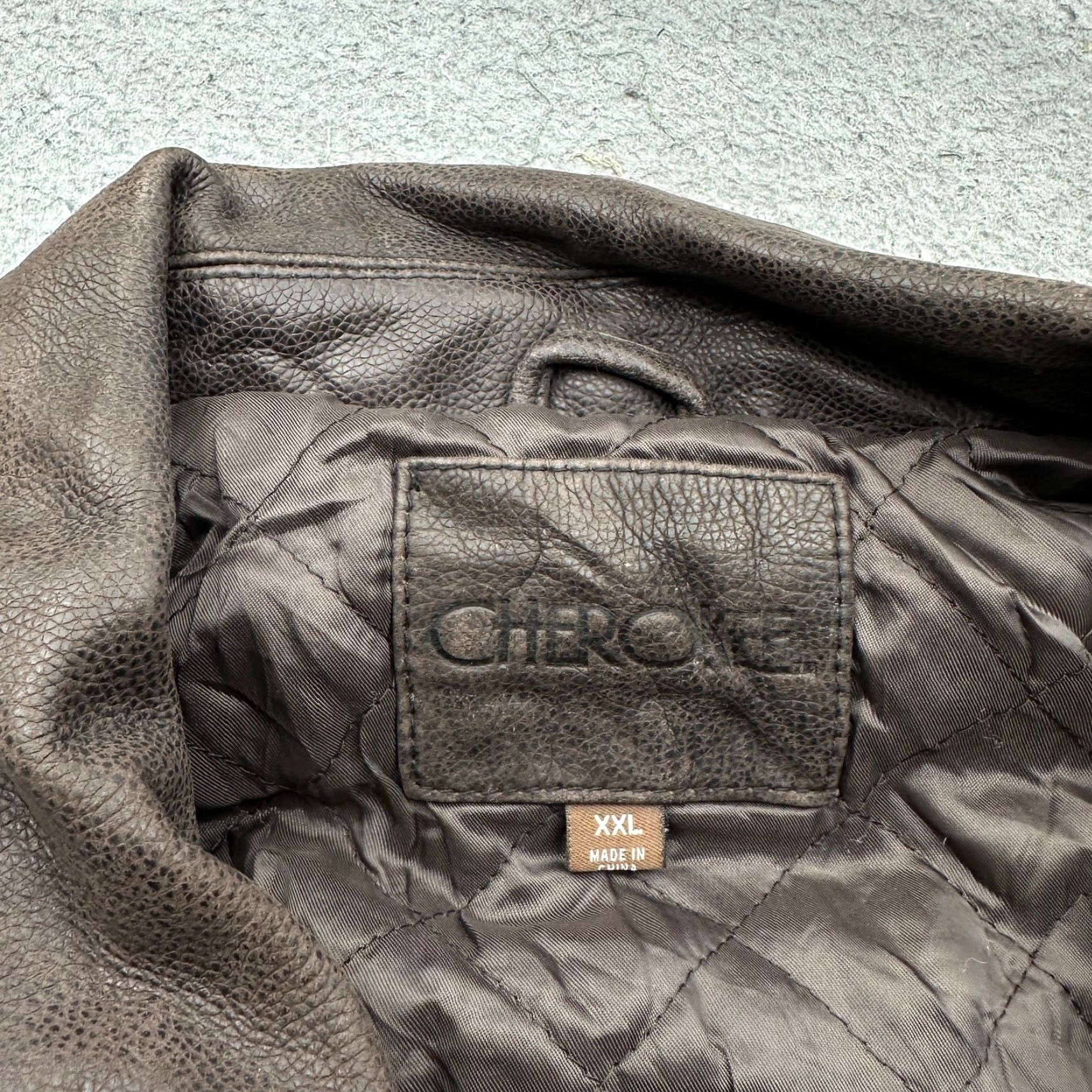 Cherokee VINTAGE Cherokee Leather Jacket Mens 2XL Brown Quilted Lined Bomber Rider Jacket Mens Brown Leather Quilted Lined Bomber Rider XX L used Size US XXL / EU 58 / 5 - 3 Thumbnail