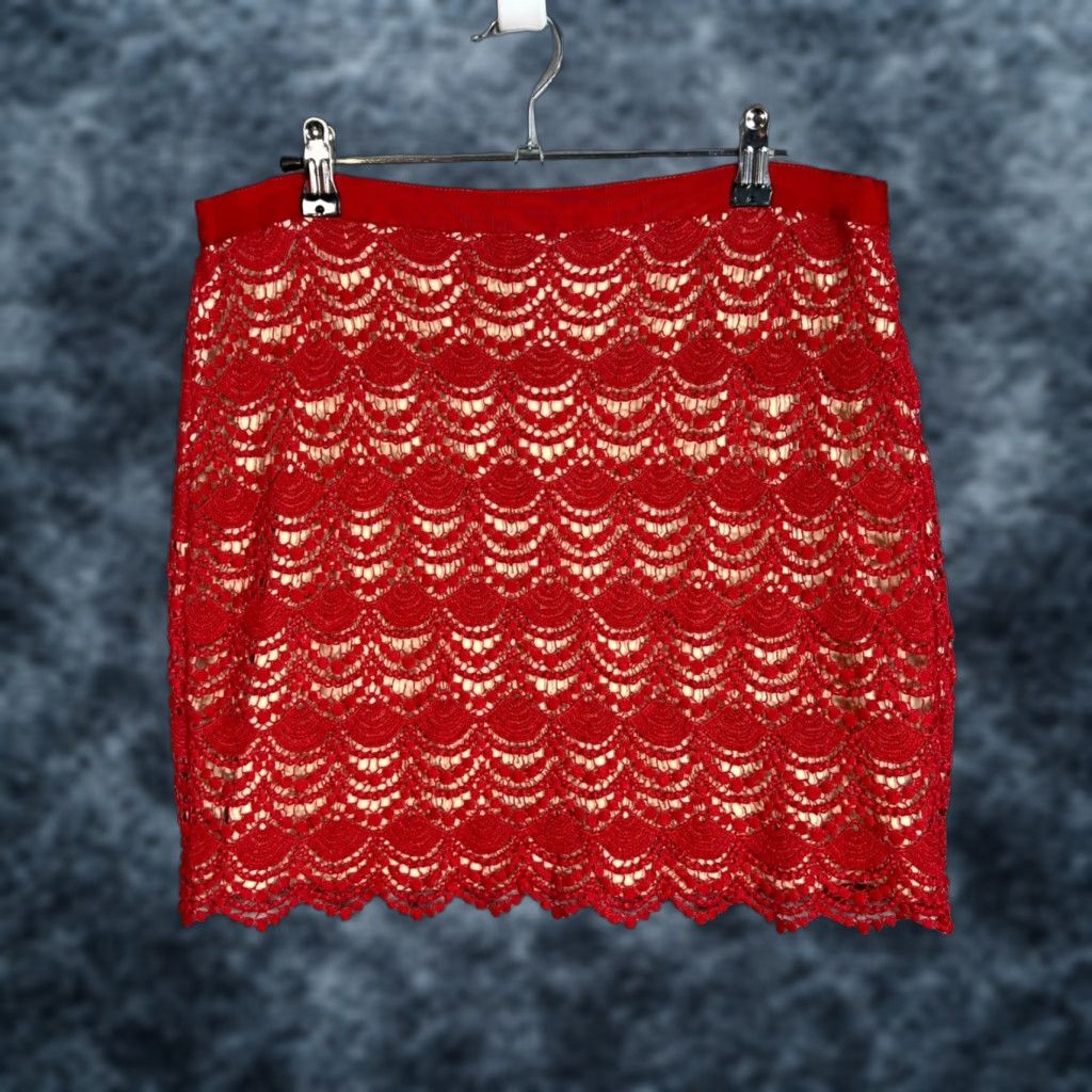 Club Monaco Club Monaco Red Lace Mini Skirt Adult Womens Size 12 Lined Casual Summer Spring Size 34" / US 12 / IT 48 - 1 Thumbnail