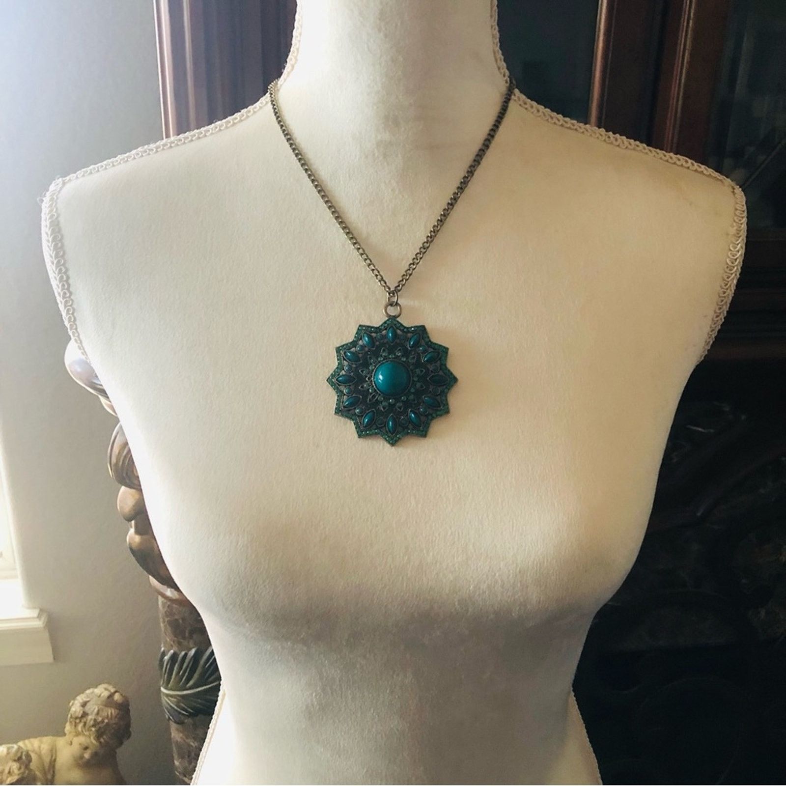 Jewelry Ballet rich emerald stone covered amulet necklace Size ONE SIZE - 7 Thumbnail