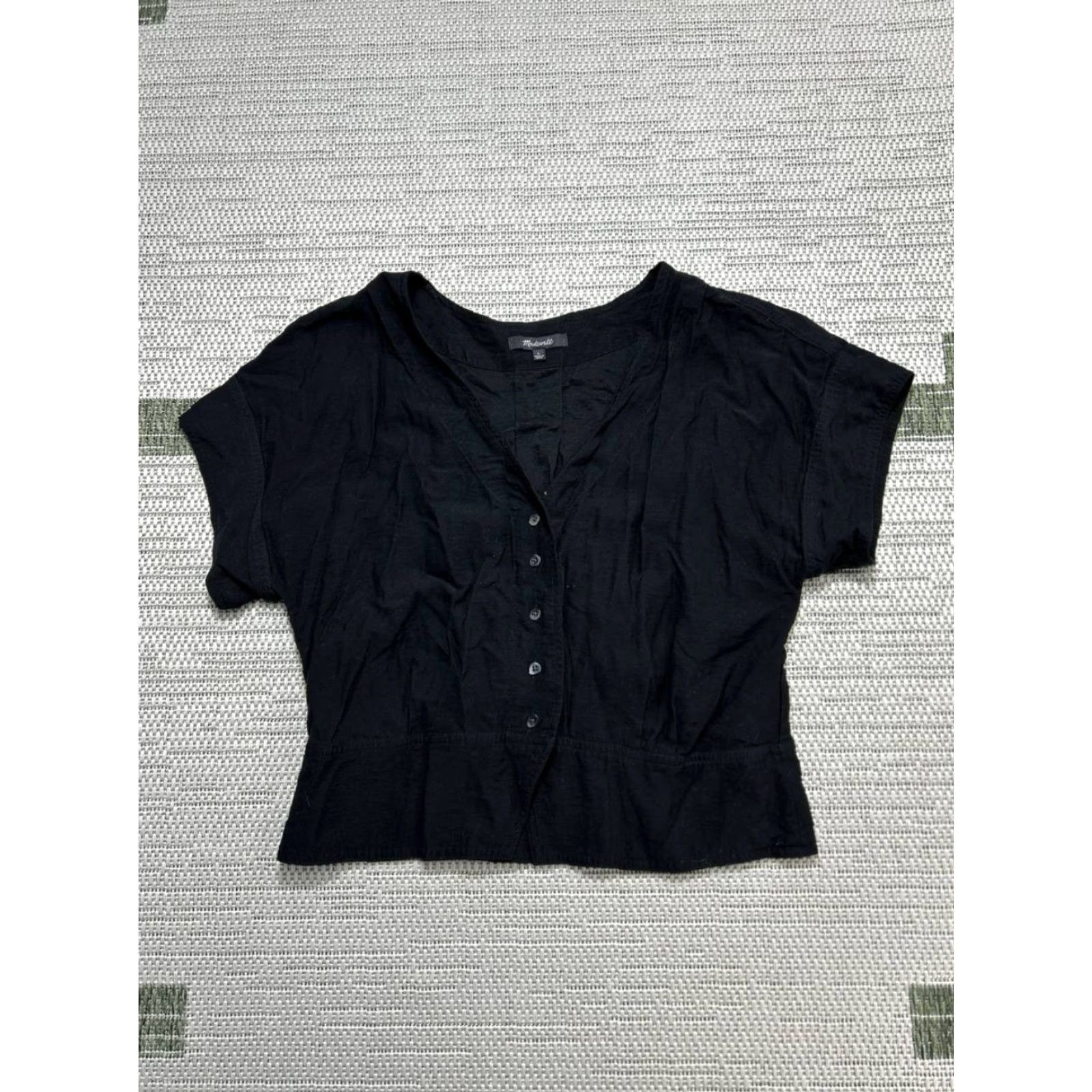 Madewell Madewell Blouse Shirt Womens Large Black Pleated V-Neck Short Sleeve Regular Fit Size L / US 10 / IT 46 - 2 Thumbnail