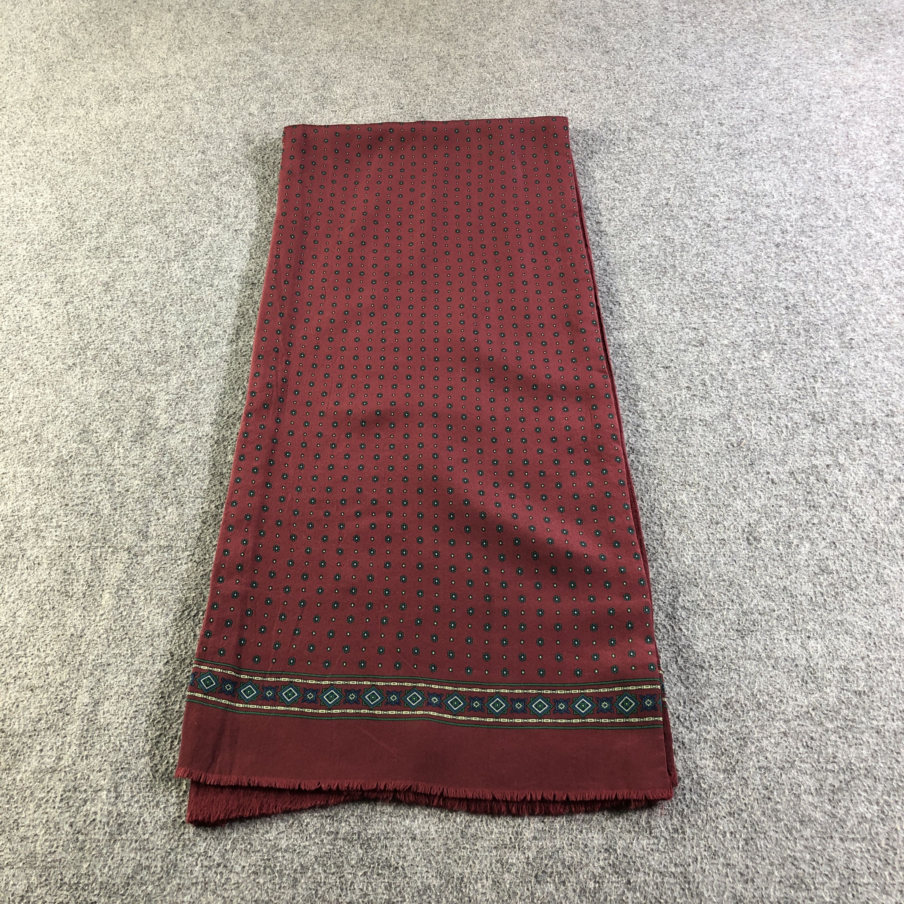 Vintage Luxury Design Silk/Wool Scarf Muffler Neckwear V2713 Size ONE SIZE - 2 Thumbnail