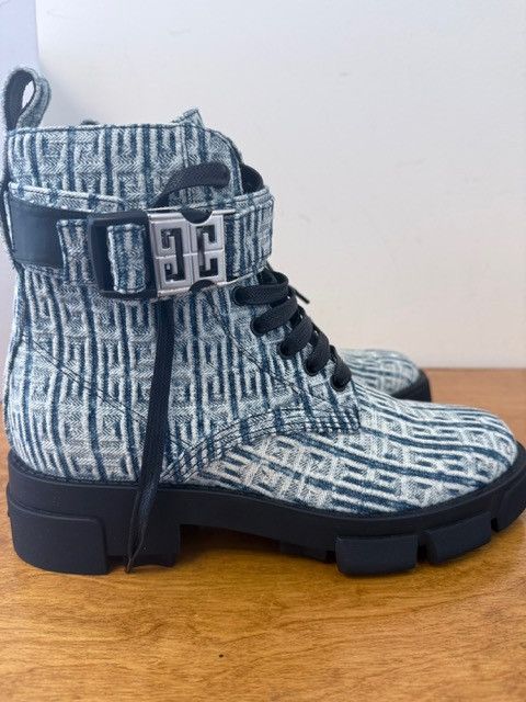 Givenchy Givenchy Terra 4G Monogram Combat Boots EU 40.5 NIB Size US 10.5 / IT 40.5 - 3 Thumbnail