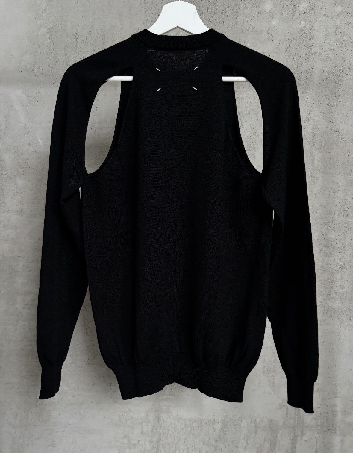 Maison Margiela Maison Martin Margiela Shoulder Cut-out Sweater AW08 Size L / US 10 / IT 46 - 2 Thumbnail