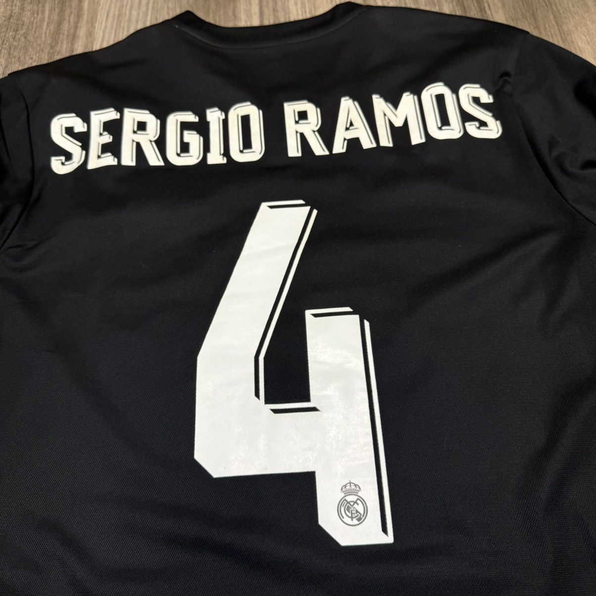 Adidas Real madrid 17/18 longsleeves away shirt #4 Sergio Ramos Size US M / EU 48-50 / 2 - 6 Thumbnail