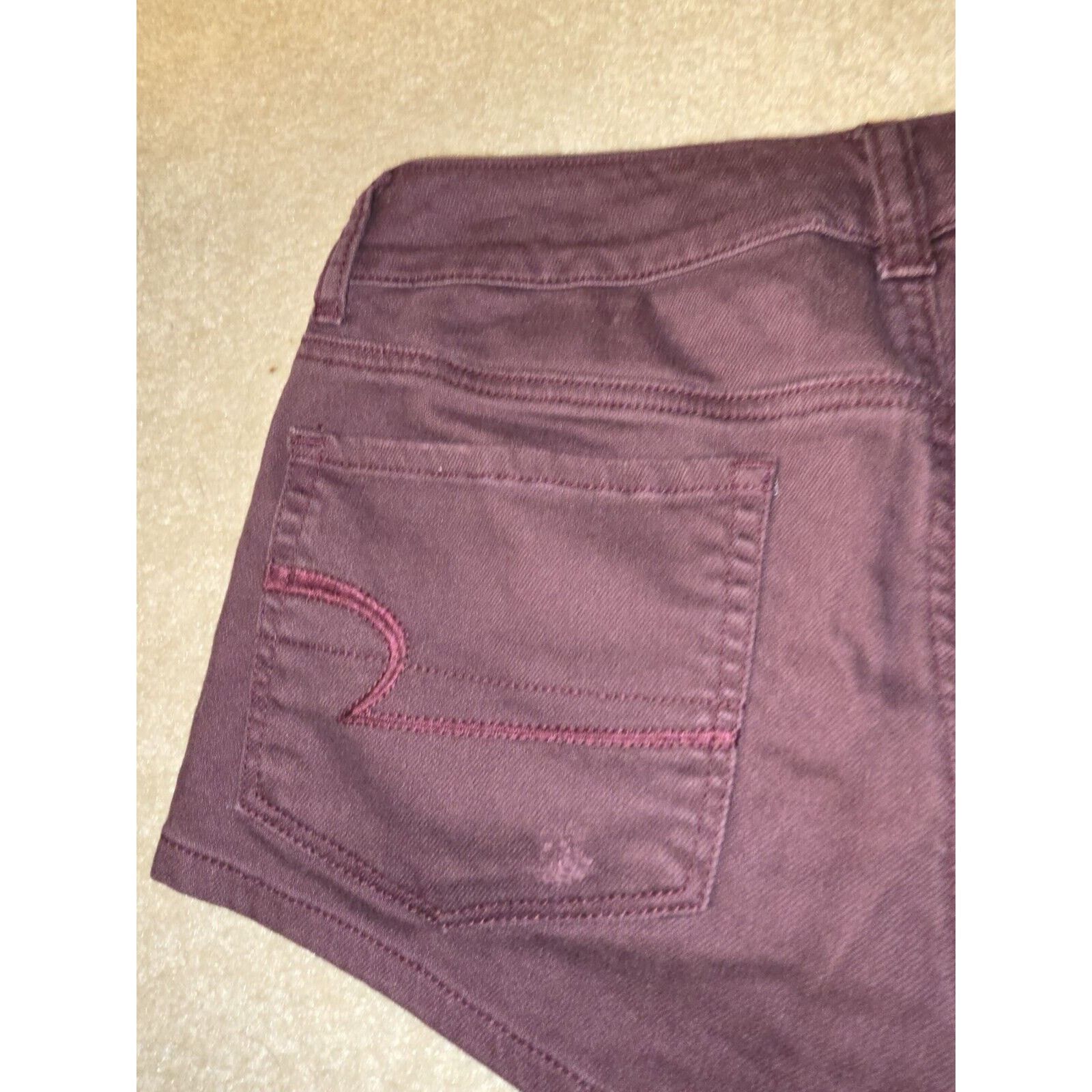 American Eagle Outfitters American Eagle Outfitters Women Shorts Sz 6 Burgundy Shortie Size 28" / US 6 / IT 42 - 8 Thumbnail