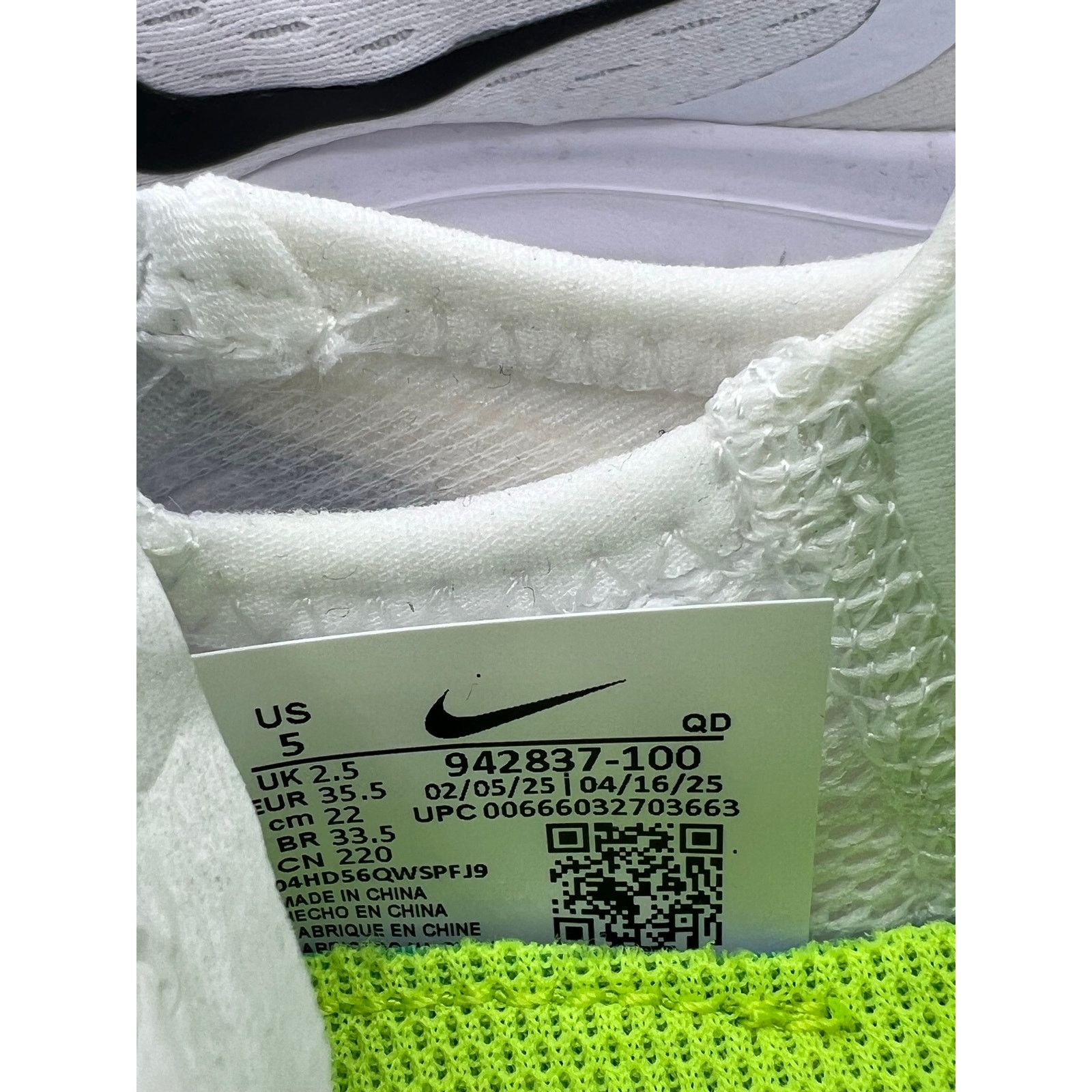 Nike Nike Free RN 2018 “White Black” size 5 women’s Size US 5 / IT 35 - 6 Thumbnail
