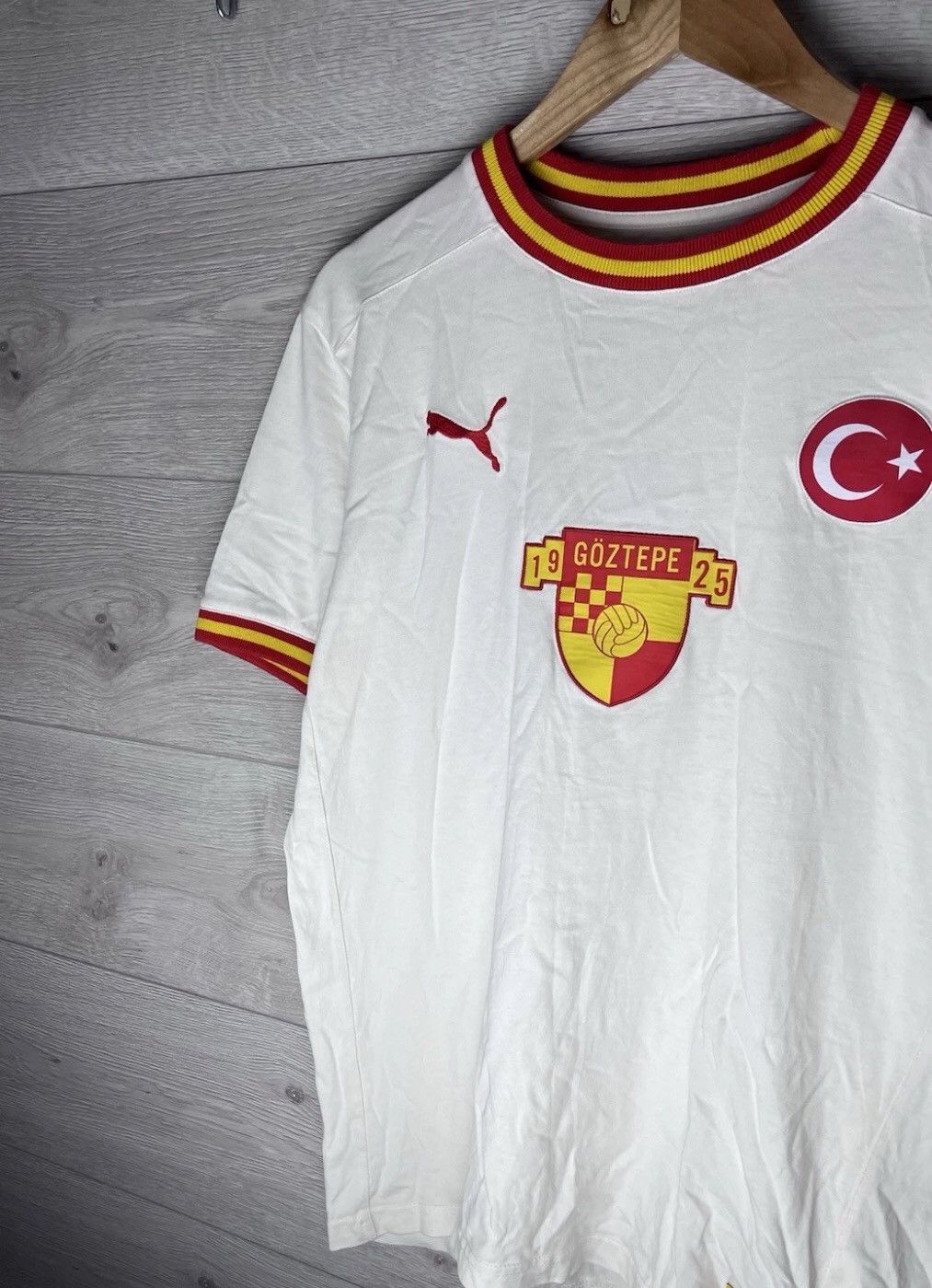 Puma Soccer jersey Puma Goztepe 1925 size M men Size US M / EU 48-50 / 2 - 3 Thumbnail