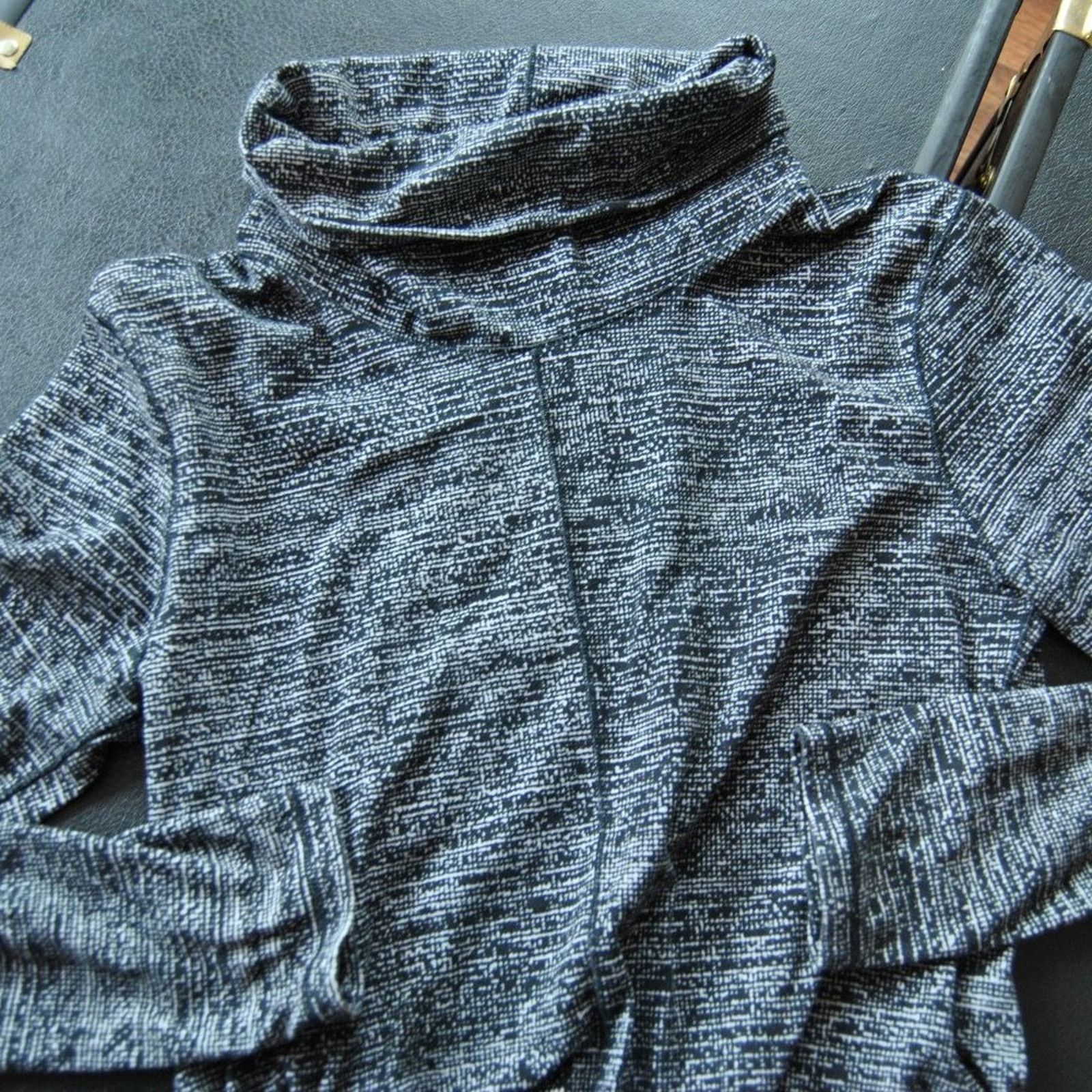 Lululemon Lululemon Turtle Neck Pullover Sweater 4 Size S / US 4 / IT 40 - 3 Thumbnail