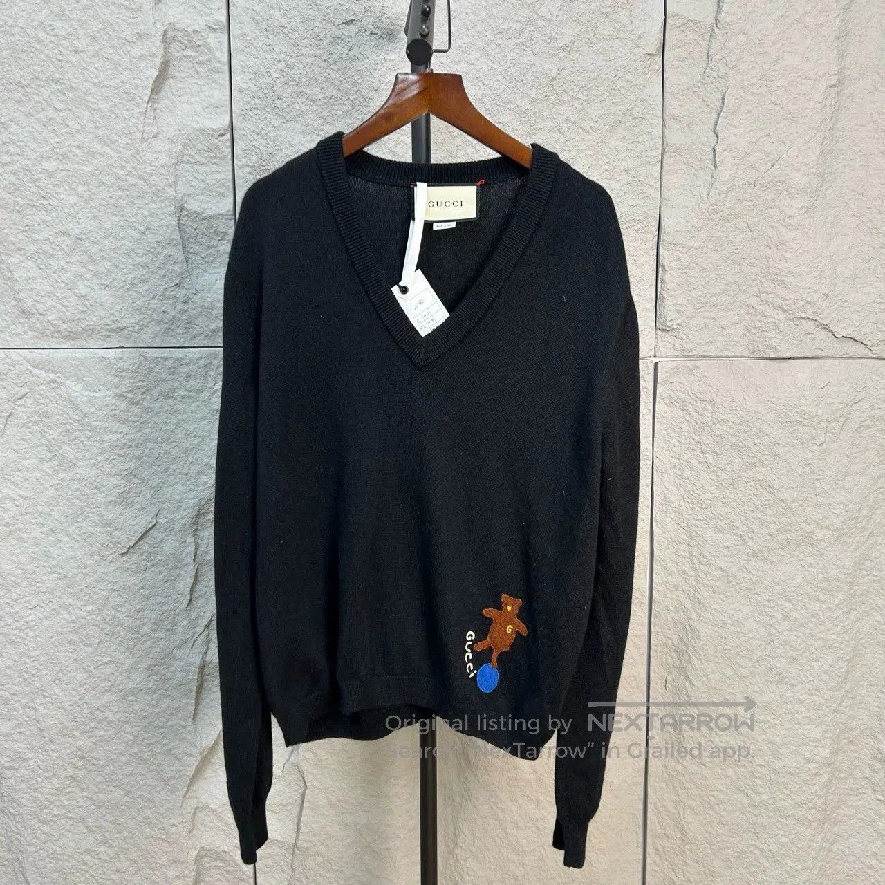 Gucci gucci bear pattern v-neck knit sweater. Size L / US 10 / IT 46 - 1 Thumbnail