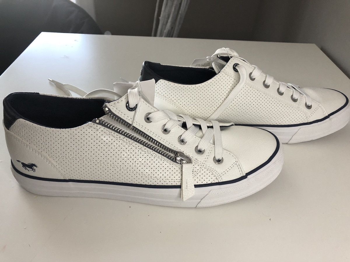 Mustang White Low Top