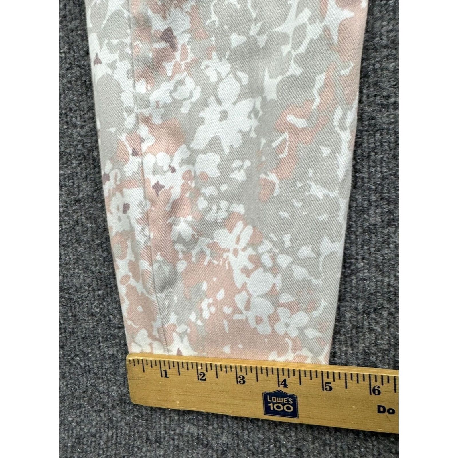 Spanx Spanx Pull On Jeans Women's L Gray Pink Floral Print Hi Rise Cropped Size 36" / US 14 / IT 50 - 6 Thumbnail