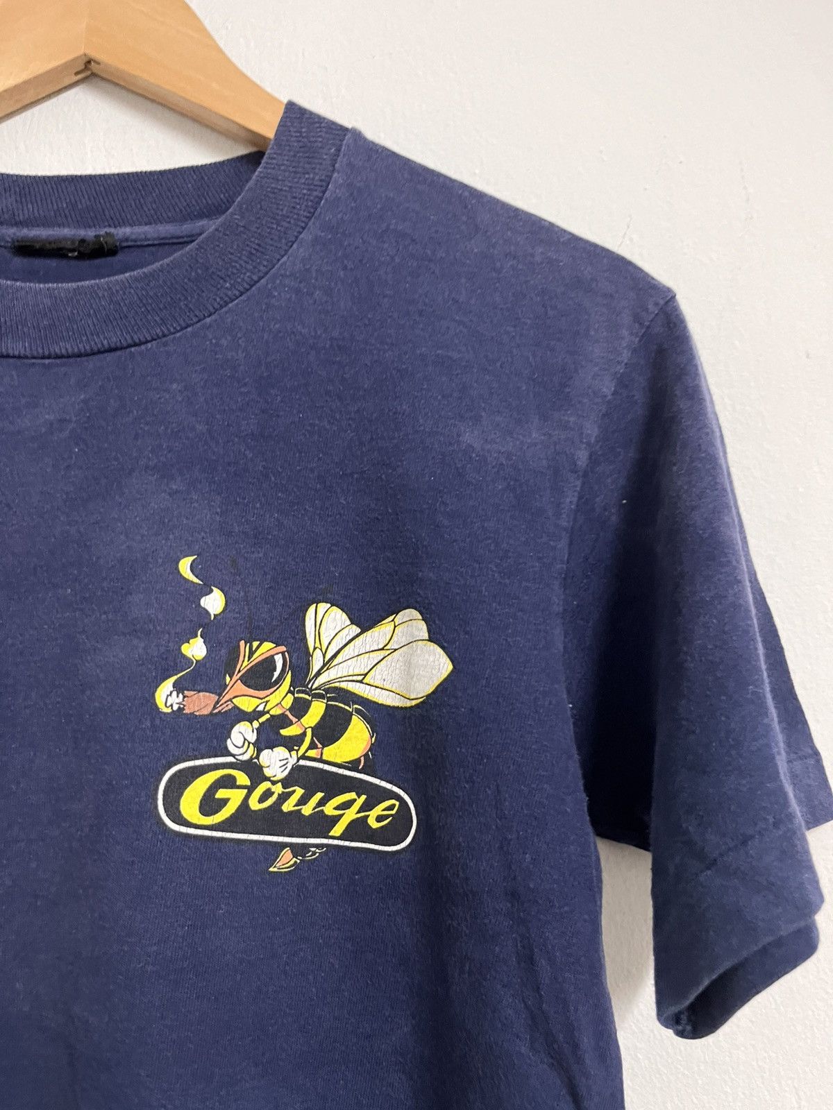 Hook-Ups vintage 90s GOUGE skateboards smoking bee shirts Size US S / EU 44-46 / 1 - 4 Thumbnail