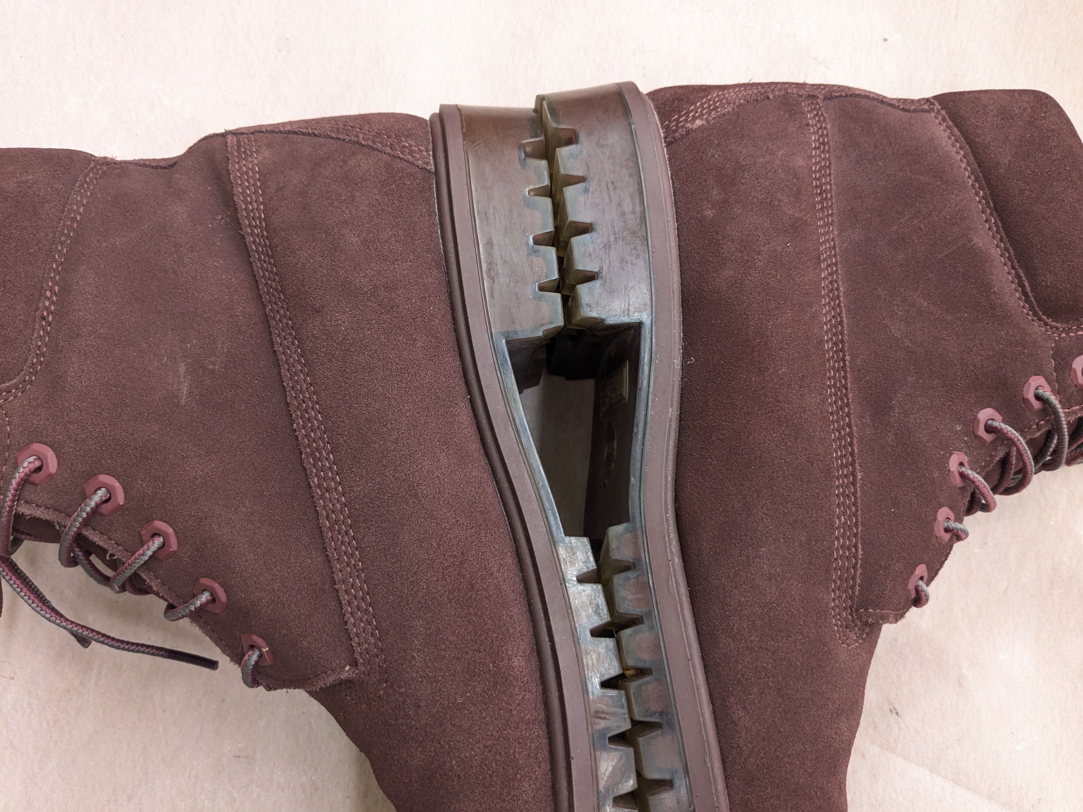 Timberland Timberland Boots Burgundy Suede Leather 10 M Suede Size US 10 / EU 43 - 11 Thumbnail