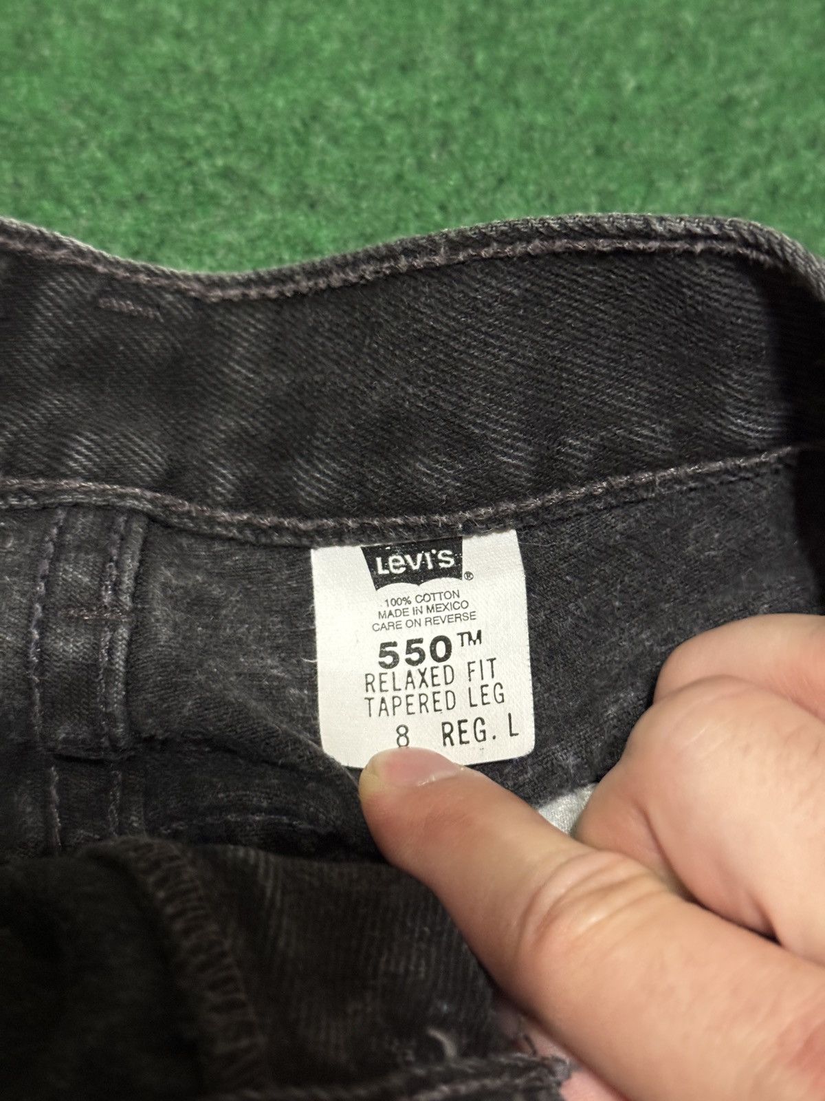 Levi's Vintage Clothing Vintage 90s Levi’s 550 Black Relaxed Fit Taper 28x32 Jeans Size 30" / US 8 / IT 44 - 4 Thumbnail