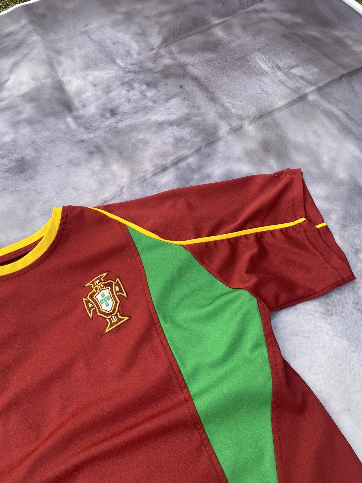 Vintage Vintage Portugal 2002-04 Home Football Soccer Jersey Figo #7 Size US M / EU 48-50 / 2 - 9 Thumbnail