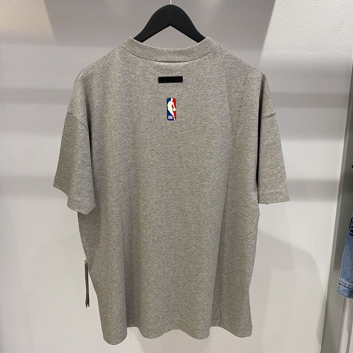 Essentials × NBA Fear of God Essentials x NBA Celtics Tee Warm Heather Size US S / EU 44-46 / 1 - 3 Thumbnail