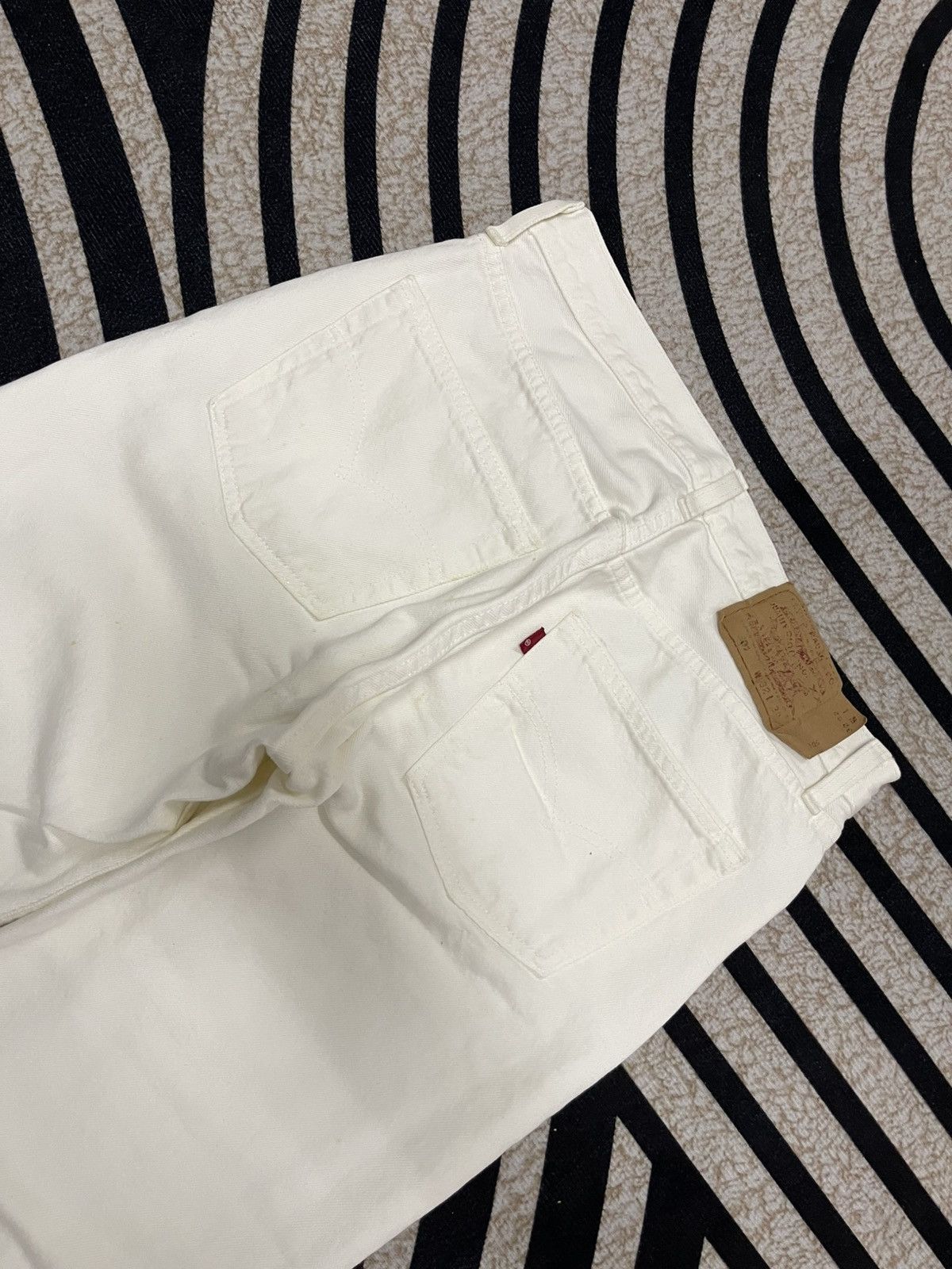 Levi's 90s LEVIS 302 WHITE DENIM JEANS RARE Size US 29 - 15 Thumbnail