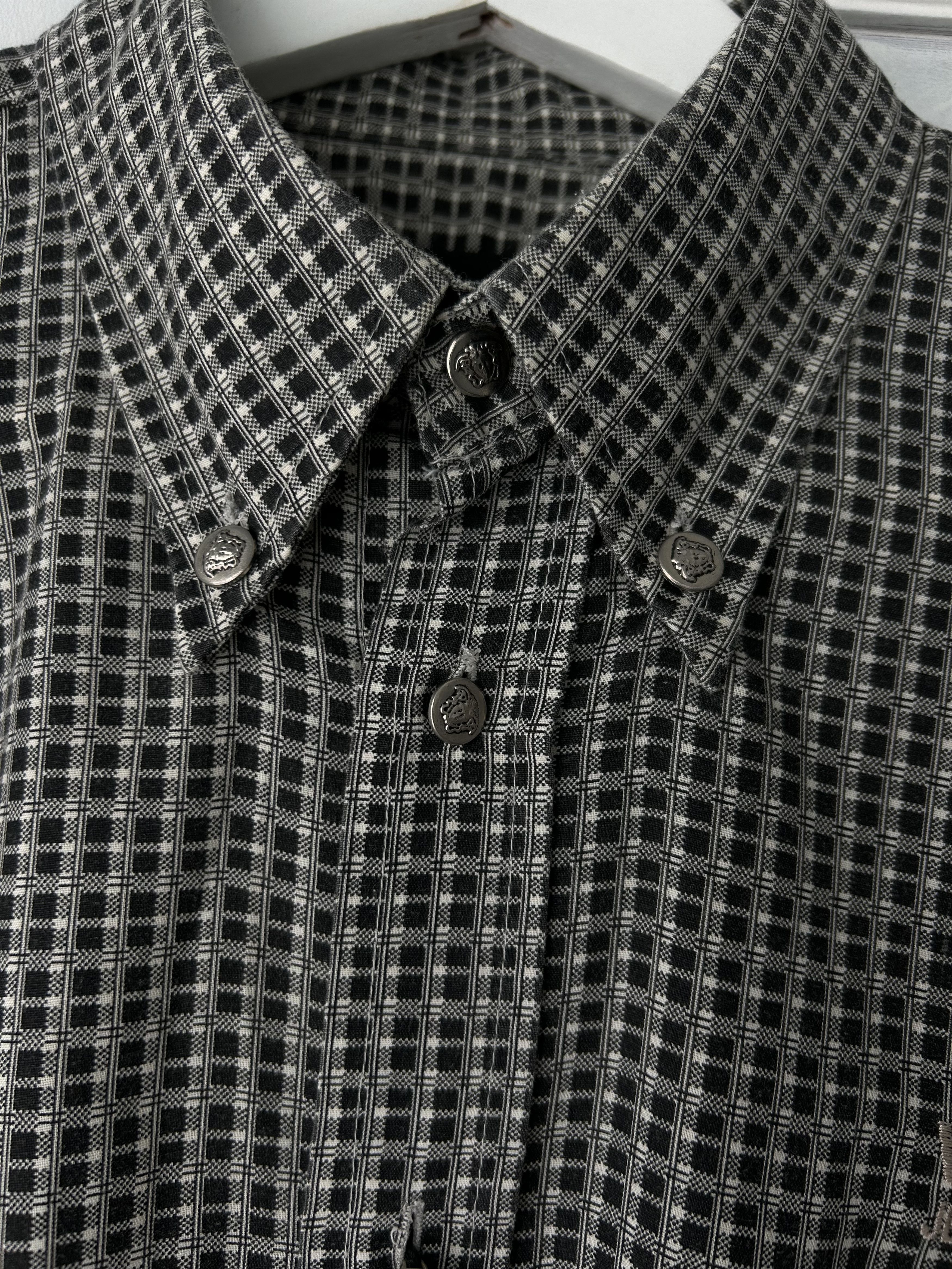 Versace Jeans Couture VERSACE COLLECTION Checked Button-Up Shirt (Medusa Buttons) Size US M / EU 48-50 / 2 - 3 Thumbnail