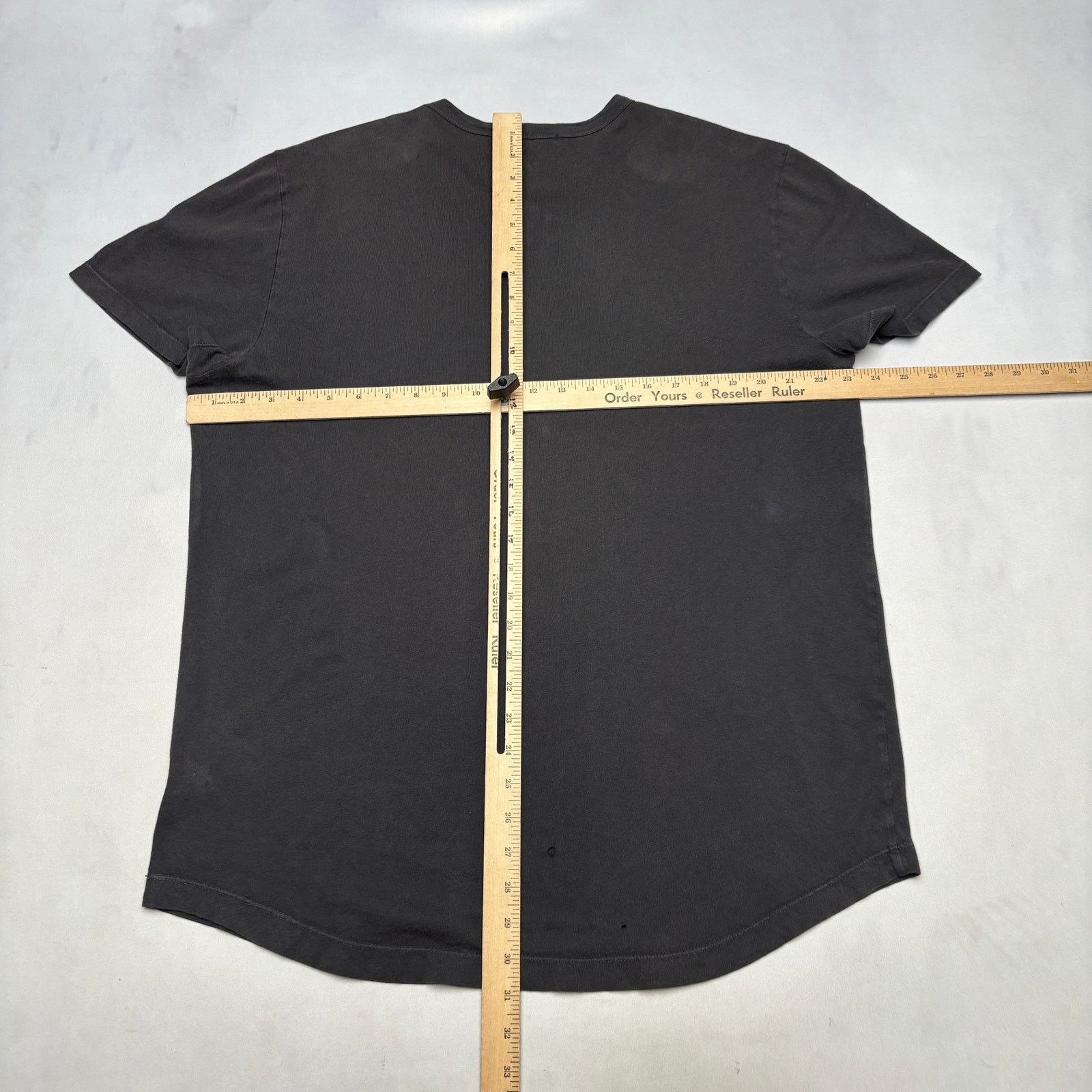 Buck Mason Buck Mason Slub Curved Hem T Shirt Men's XL Quiet Luxury Size US XL / EU 56 / 4 - 3 Thumbnail