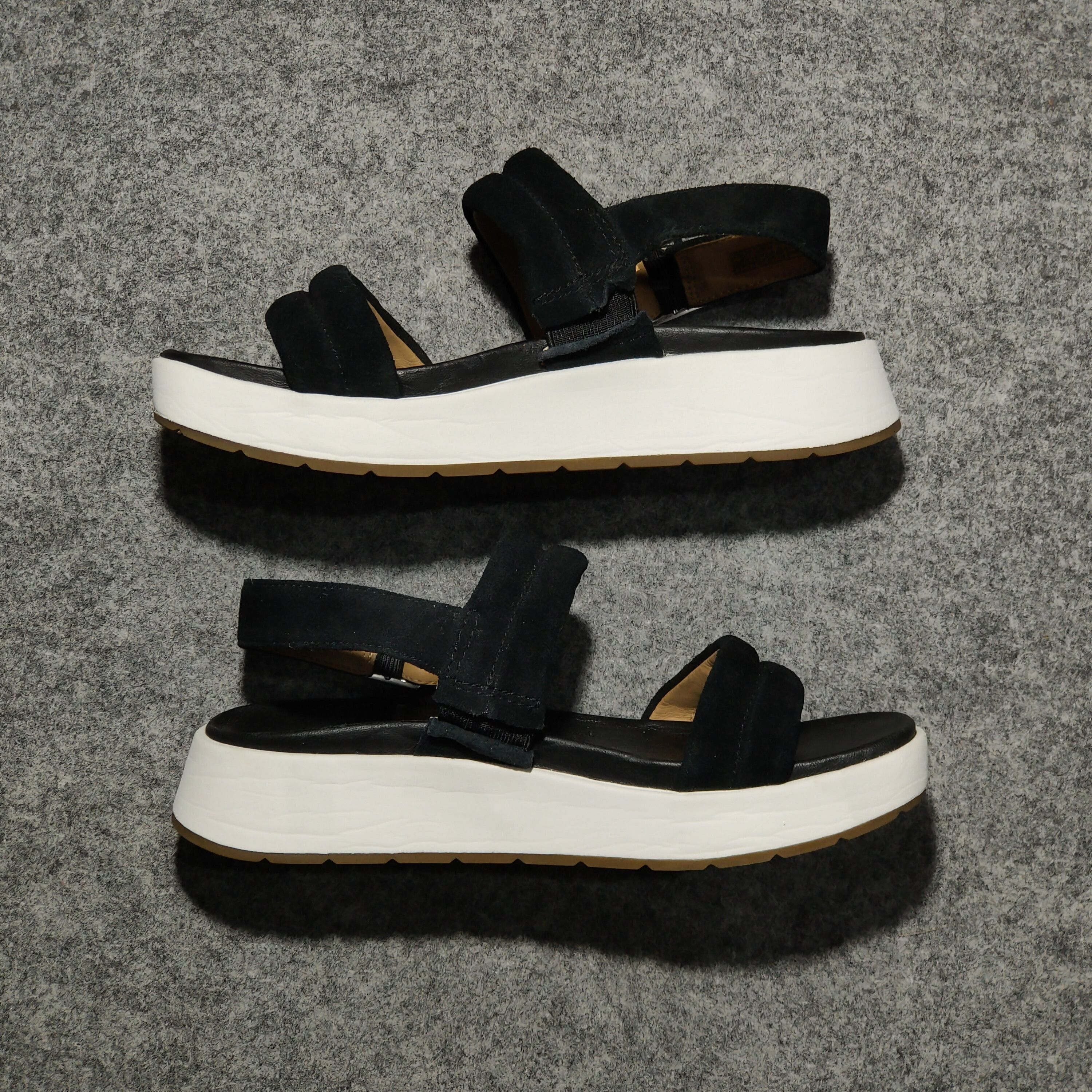 Ugg 🔥UGG(WMNS) Lynnden Outdoor Casual Open Toe Sports Sandals Size US 6 / IT 36 - 5 Thumbnail
