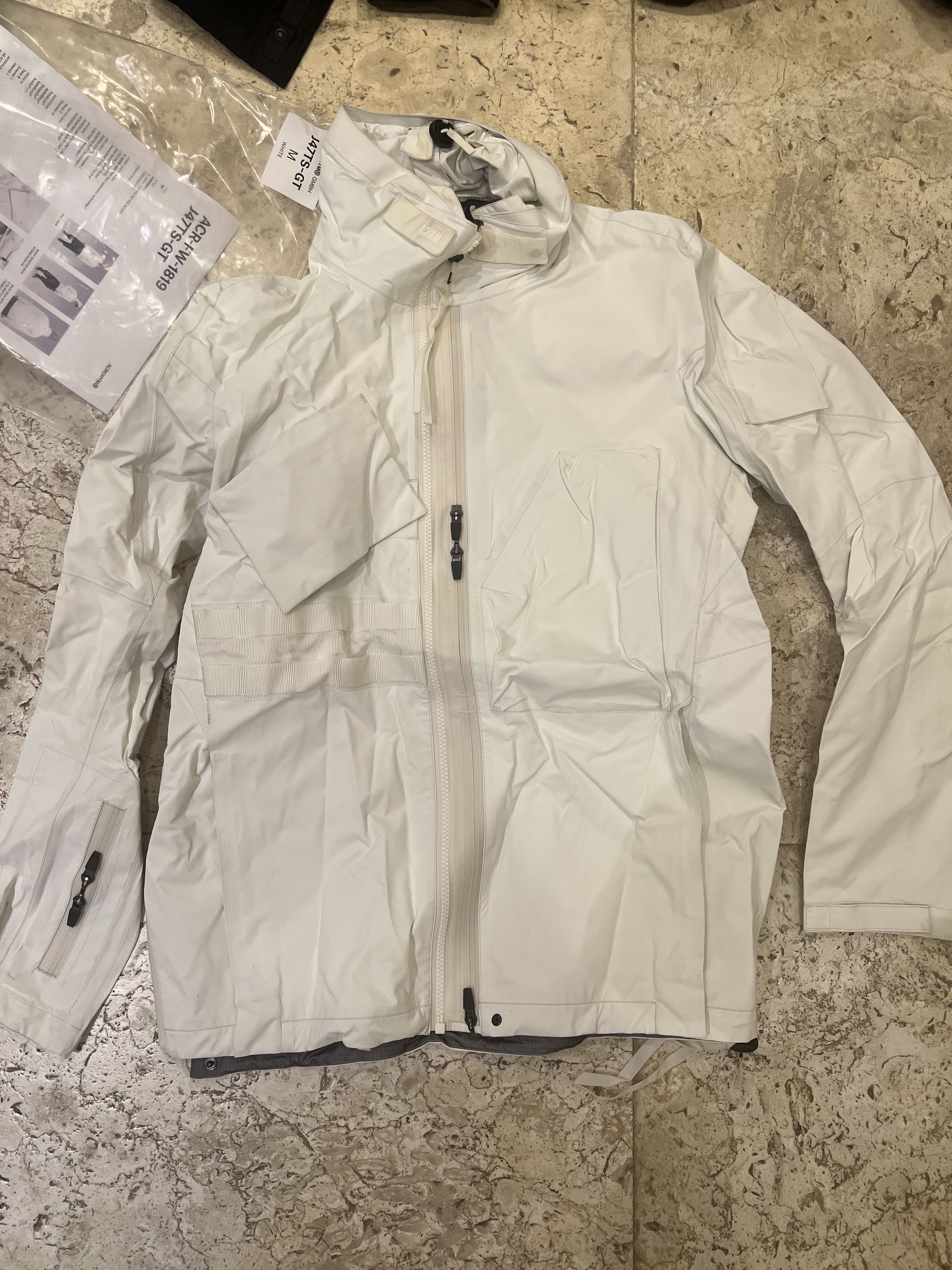 Acronym J47TS-GT-WHT 3L Gore-Tex® Pro Tec Sys Interops Jacket White Size US M / EU 48-50 / 2 - 6 Thumbnail