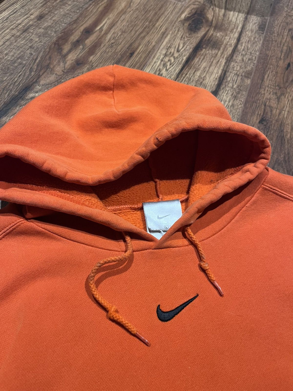 Nike Vintage Nike Centre Swoosh Orange Pullover Boxy Hoodie y2k Size US L / EU 52-54 / 3 - 5 Thumbnail