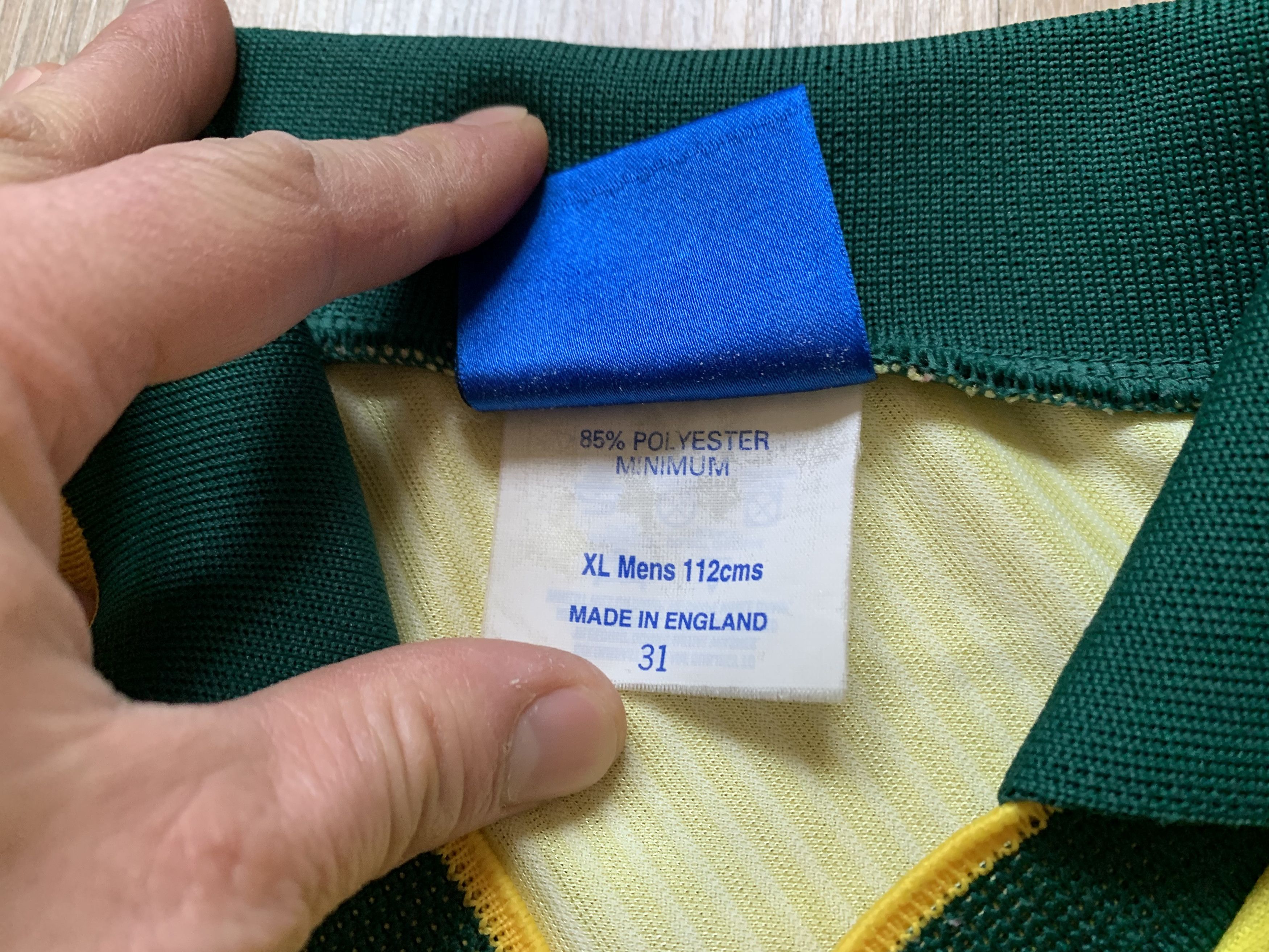 Vintage Vintage Official Umbro Brazil Football Shirt Size US XL / EU 56 / 4 - 7 Thumbnail