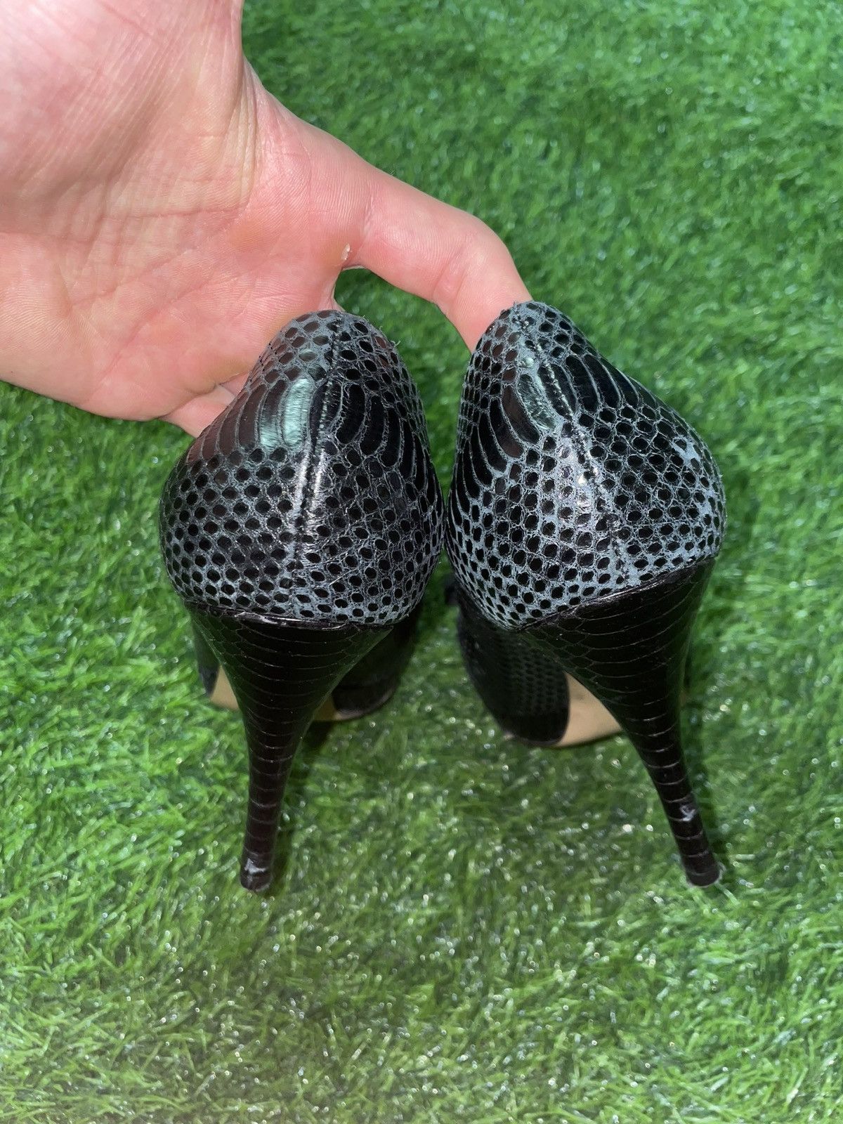 Salvatore Ferragamo Salvatore Ferragamo Black Snakeskin Heels Size 7.5 Size US 7.5 / IT 37.5 - 5 Thumbnail