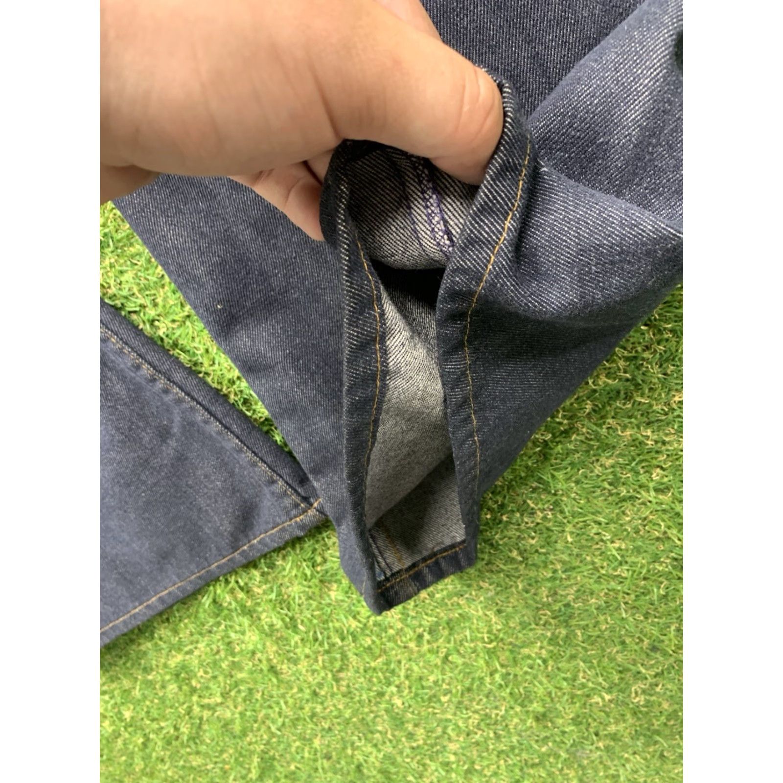 Levi's VINTAGE Levi's Bell Bottom Jeans Womens Size 14 30x32 Dark Blue 1970s Wide-Leg Distressed Retro Size 36" / US 14 / IT 50 - 5 Thumbnail