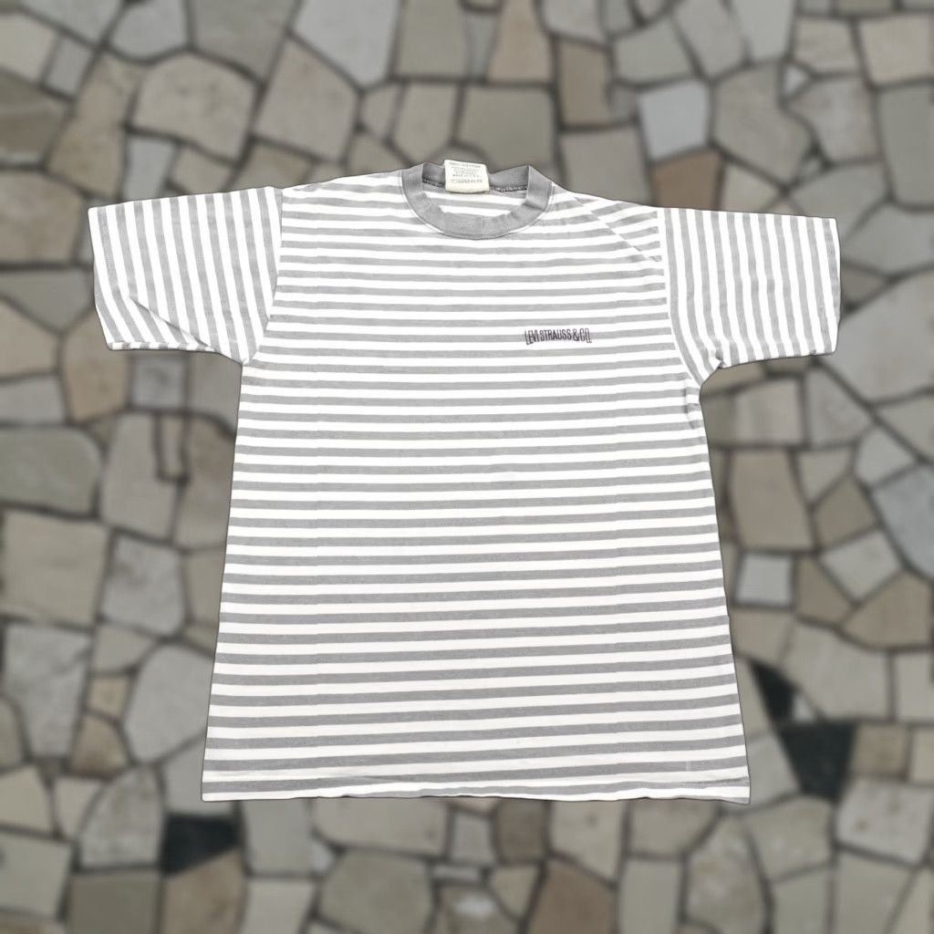 Levi's VINTAGE Levi's Shirt Mens Medium Gray White Stripes Single Stitch 80s Made In USA Crew Neck Short Sleeve Cotton Size US M / EU 48-50 / 2 - 1 Thumbnail