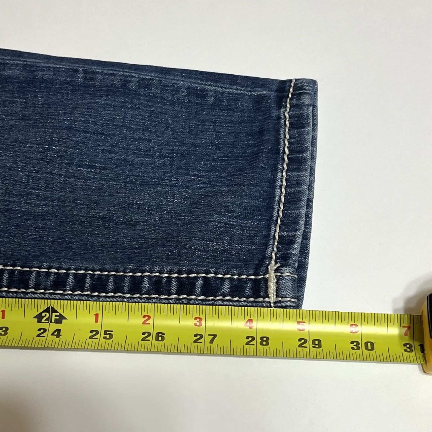 Miss Me Miss Me Signature Skinny Jeans Blue Denim 30 Inseam 29 Slim Low Rise Embroidered Rhinestone Pockets Women Jeans 30 Regular XS? Size 30" / US 8 / IT 44 - 6 Thumbnail