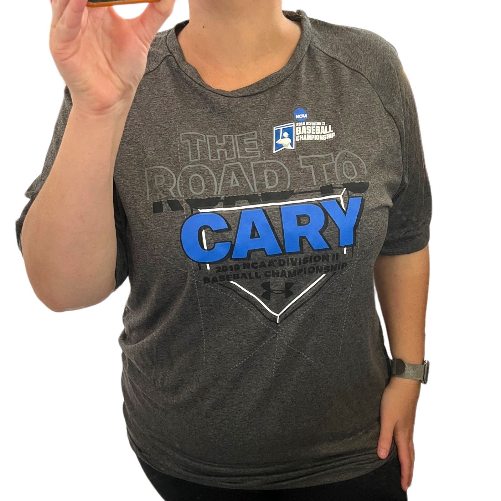 Under Armour "The Road to Cary" 2019 NCAA Baseball Championship Tee Size US XL / EU 56 / 4 - 2 Thumbnail