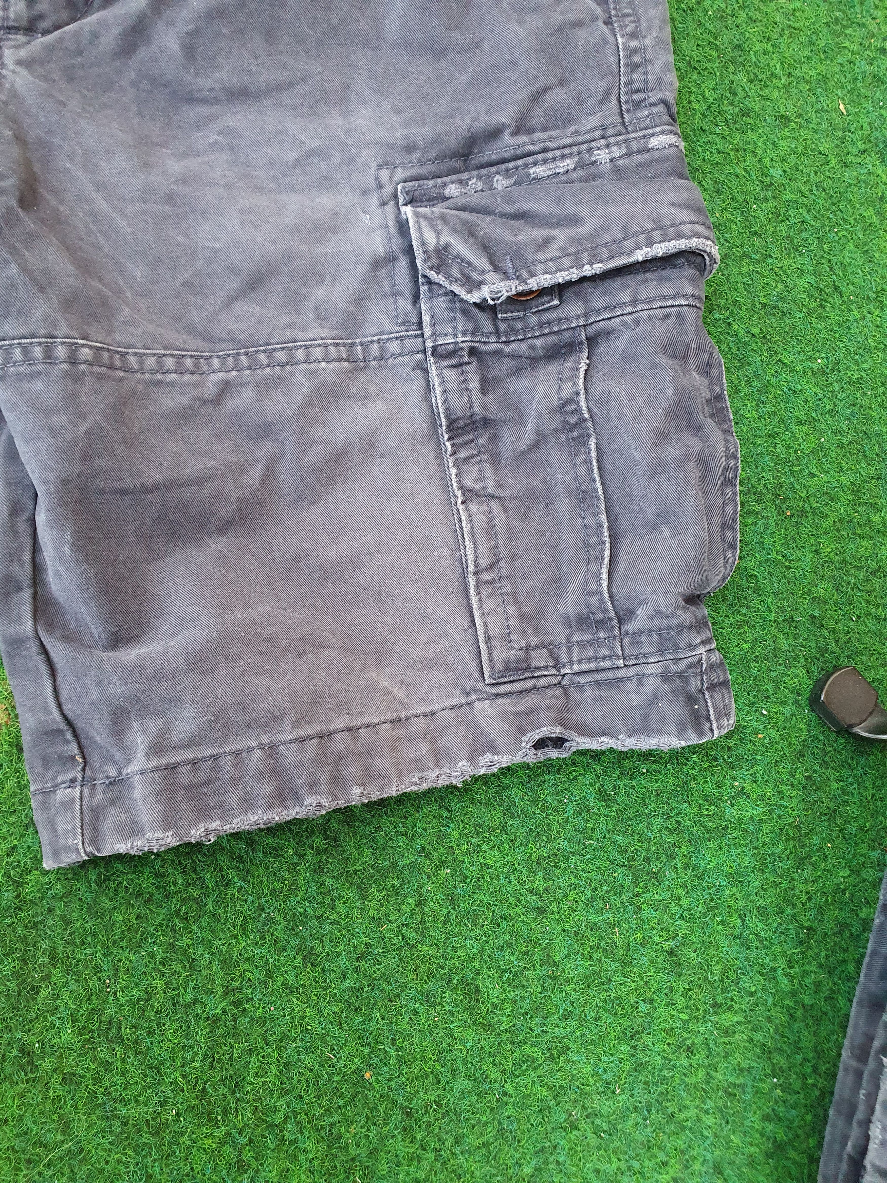 Abercrombie & Fitch Abercrombie & Fitch Heavy Cargo Shorts Size 33 Size US 32 / EU 48 - 7 Thumbnail