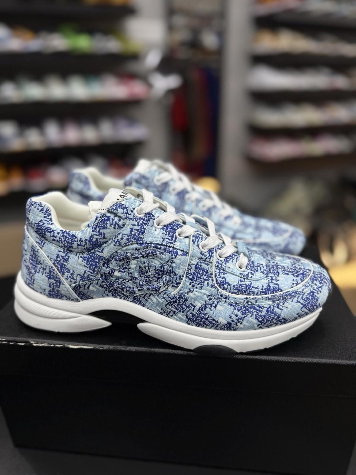 Chanel CHANEL CC Logo Sneaker Size 40.5EU/10.5US(W)/9US(M) $1425 Size US 10.5 / IT 40.5 - 1 Thumbnail