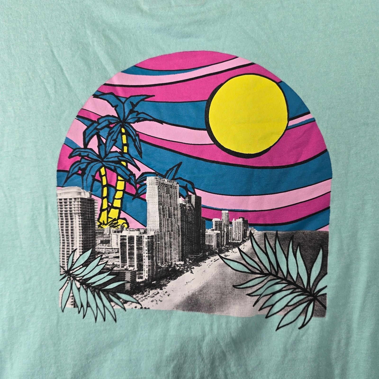 Other WXYZ MFG Co Graphic Print Cotton T-Shirt Size Medium Size US M / EU 48-50 / 2 - 6 Thumbnail