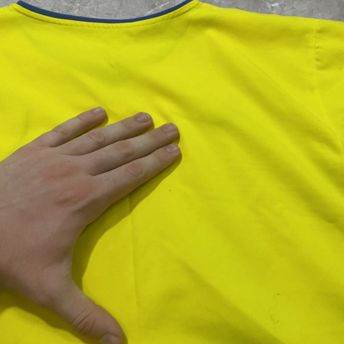 Vintage VINTAGE NIKE LEEDS TEE SOCCER JERSEY STRONGBOW 00s Size US S / EU 44-46 / 1 - 14 Thumbnail