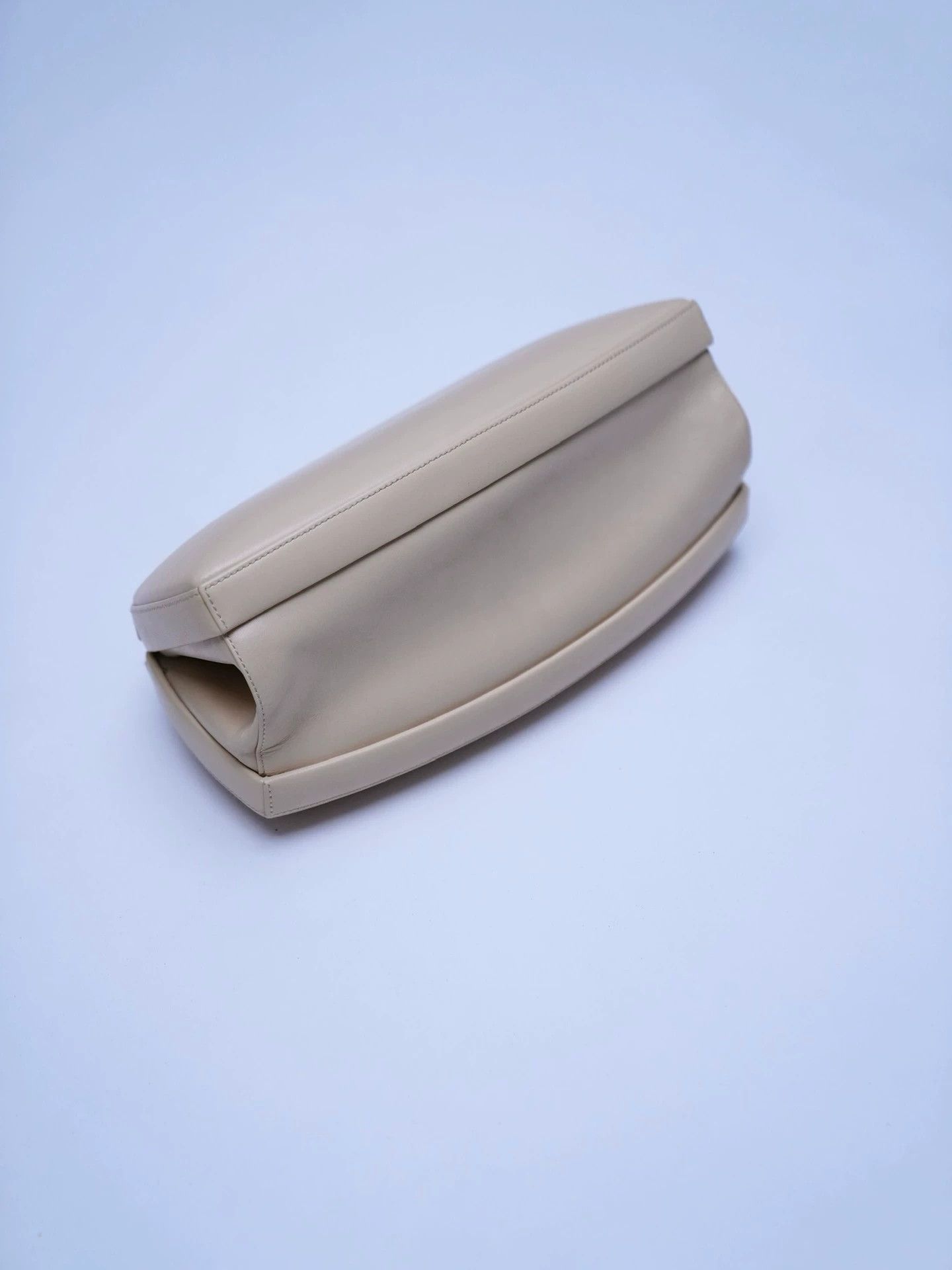 Loewe Loewe Vintage Cream Museum UFO Handbag Women's Size ONE SIZE - 8 Thumbnail