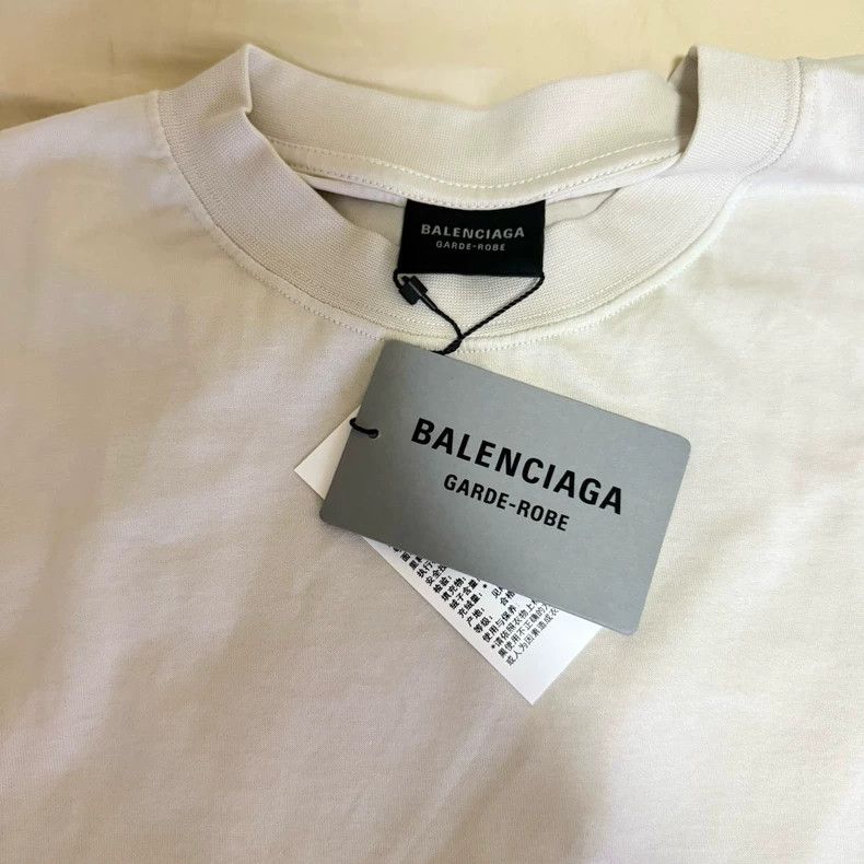 Balenciaga Balenciaga Beige short-sleeved T-shirt Size US L / EU 52-54 / 3 - 2 Thumbnail