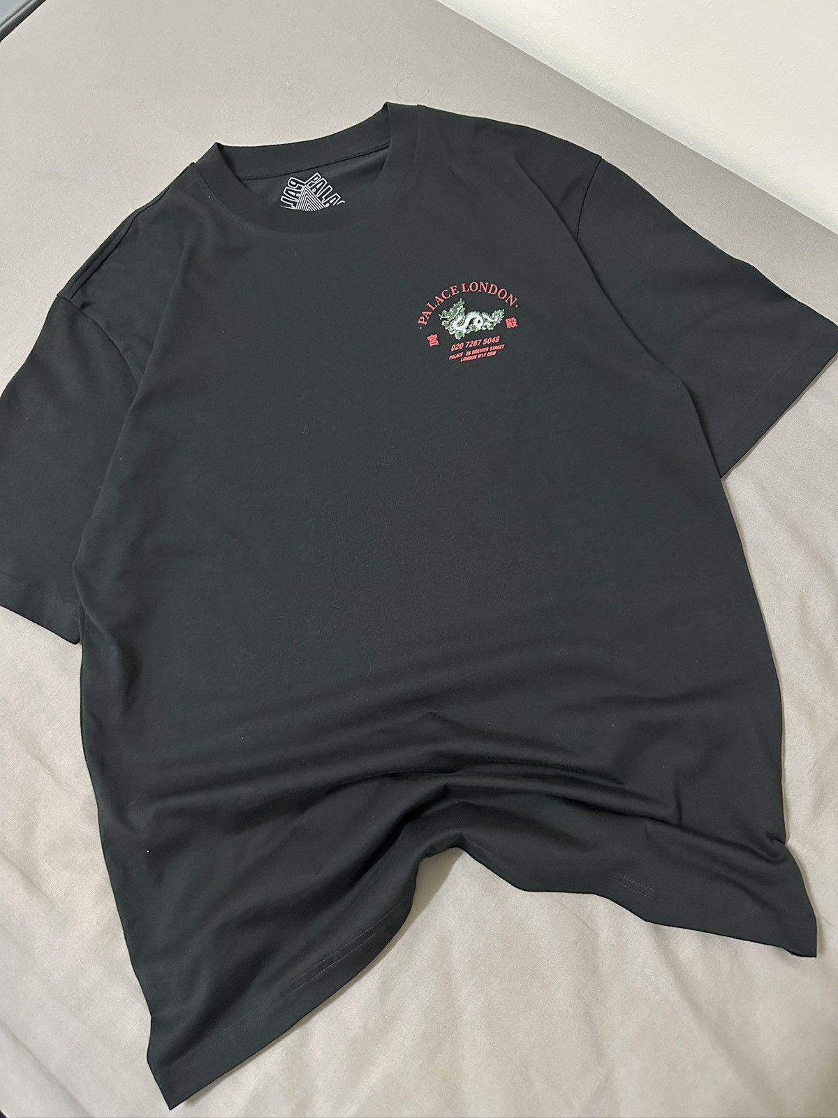 Palace PALACE LONDON FORTUNATE T BLACK EXCLUSIVE RELEASE AT LONDON Size US L / EU 52-54 / 3 - 1 Thumbnail