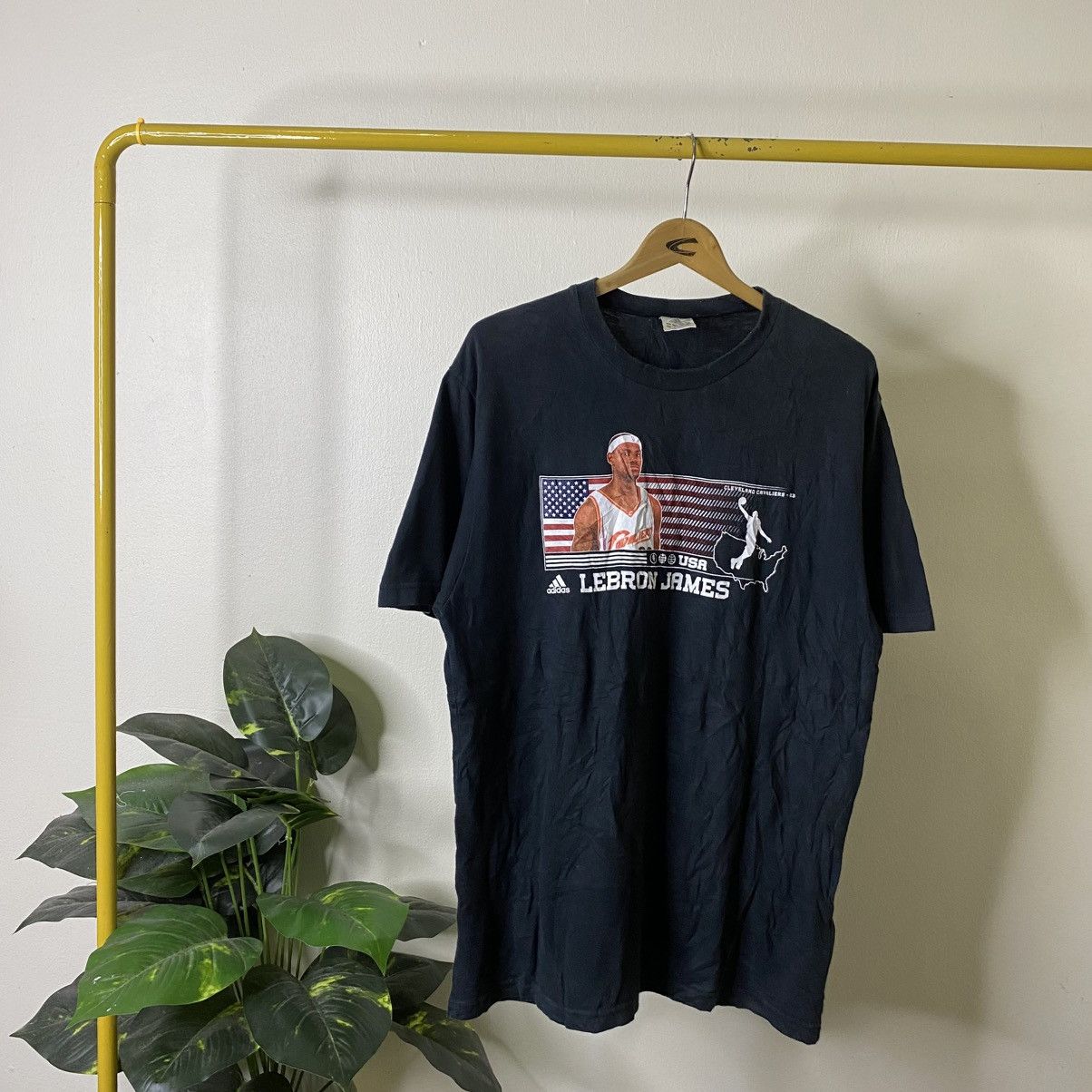 Adidas Vintage 2008 Adidas x Lebron James NBA Collaboration T Shirt Size US L / EU 52-54 / 3 - 1 Thumbnail