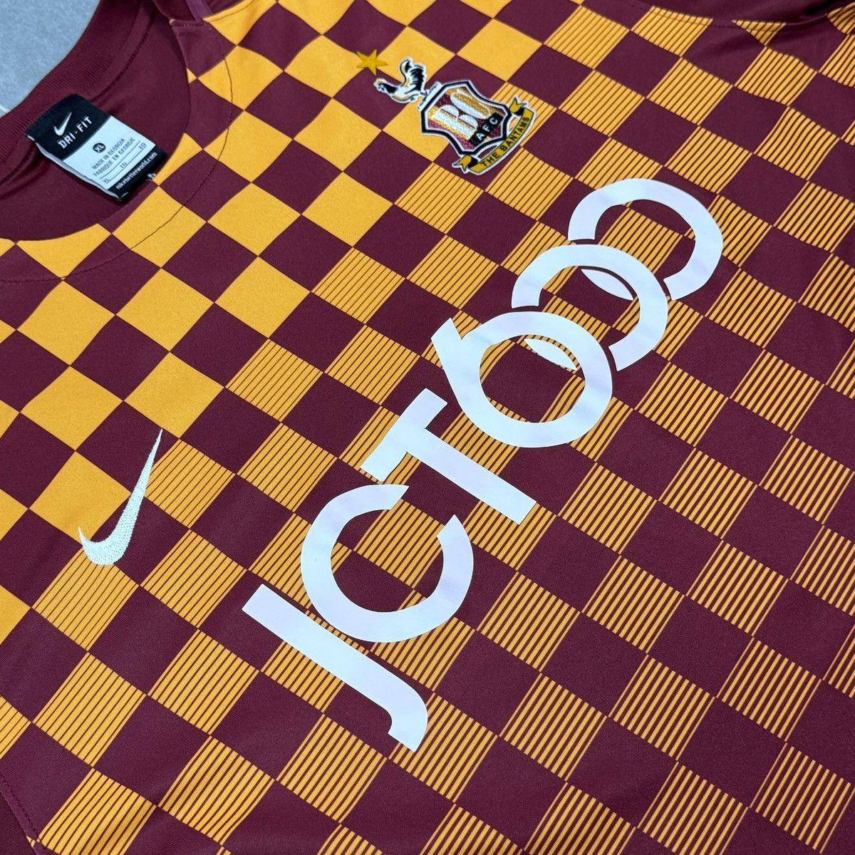 Nike Nike Bradford City 2015/2016 Home Soccer Jersey Men Size XL Size US XL / EU 56 / 4 - 10 Thumbnail