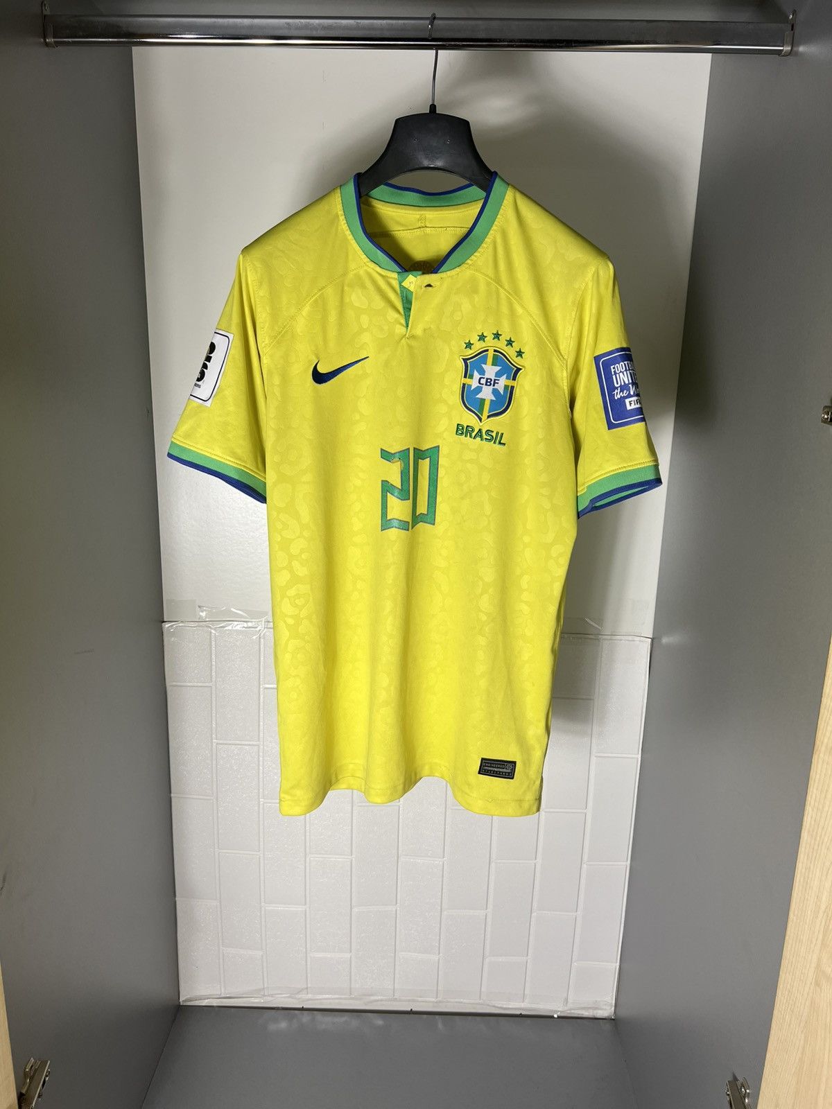Vintage VERY RARE NIKE BRAZIL SOCCER JERSEY RETRO BLOKECORE Y2K 90s Size US M / EU 48-50 / 2 - 2 Thumbnail