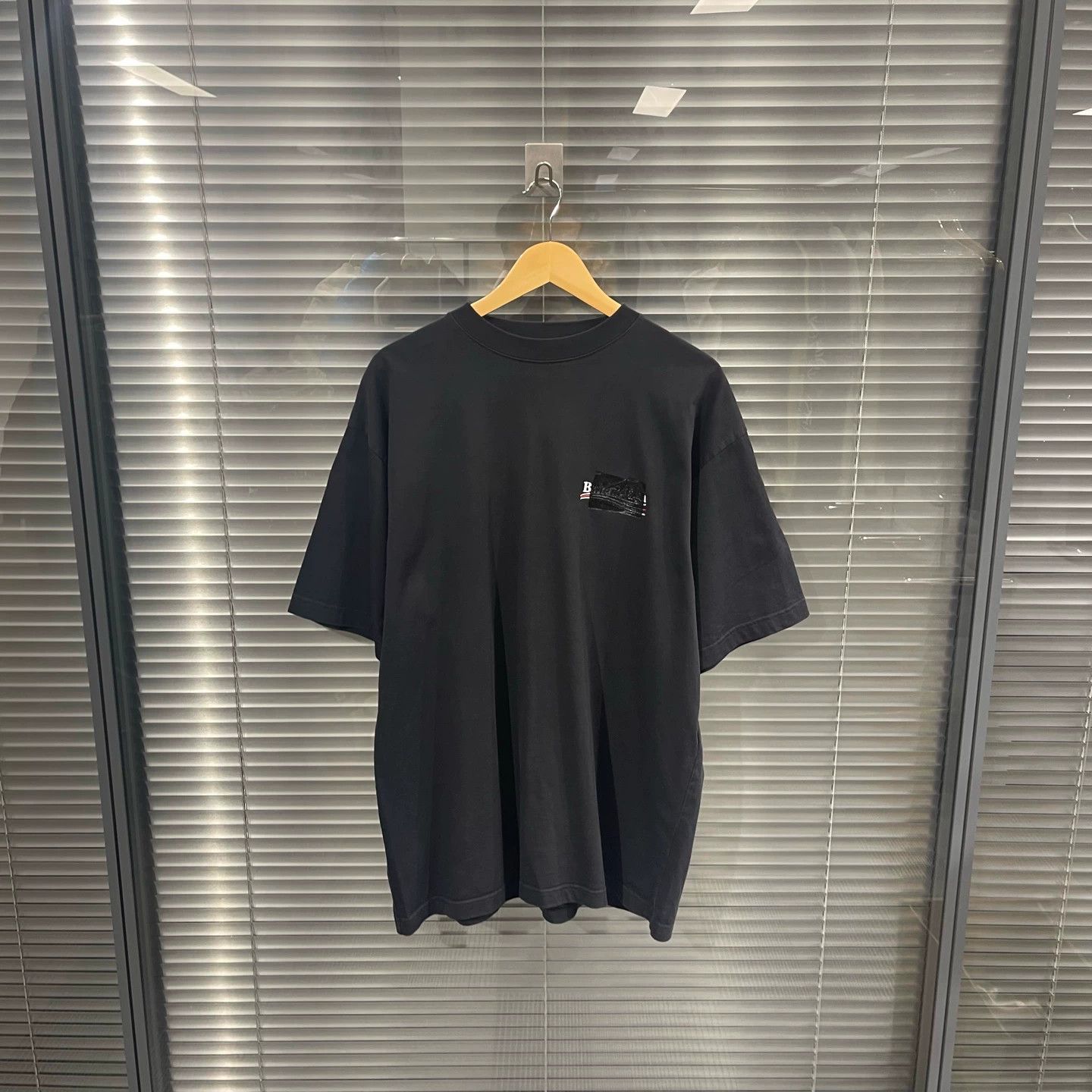 Balenciaga Balenciaga Tape Coke Embroidered T-Shirt M Size US M / EU 48-50 / 2 - 1 Thumbnail