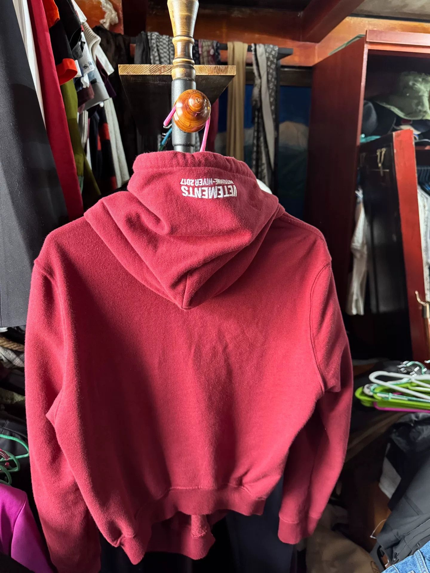 Vetements Vetements Red Hooded Sweatshirt Size US S / EU 44-46 / 1 - 1 Thumbnail