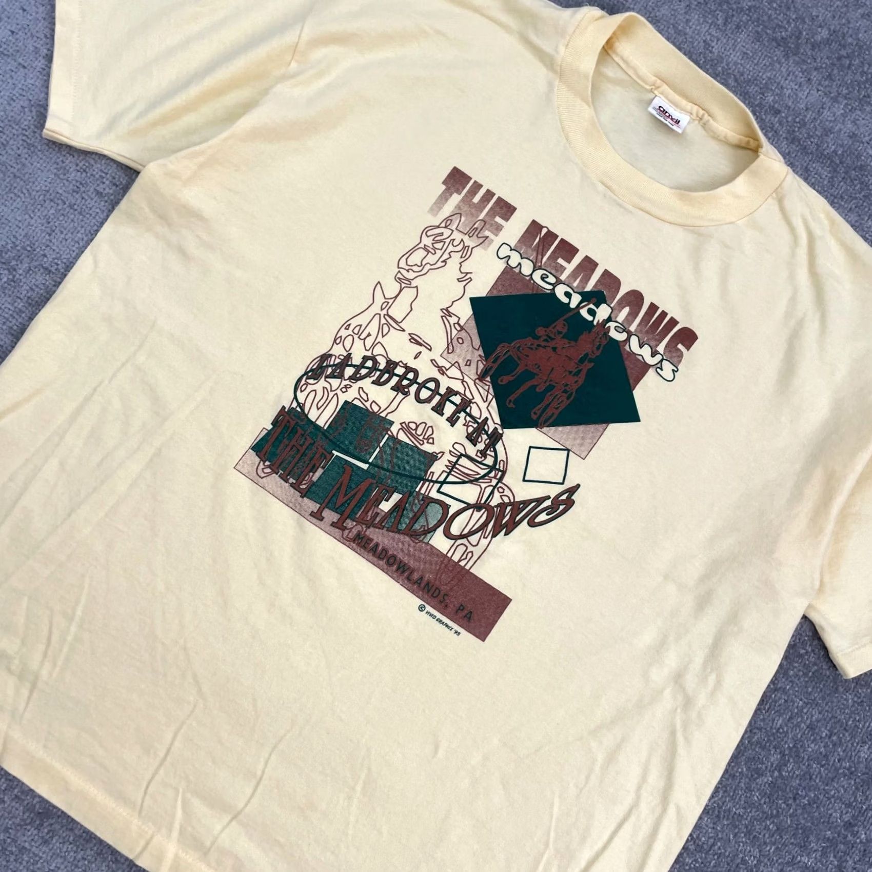 Vintage VINTAGE Meadowlands PA Horse Riding T-Shirt 2XL Solid Yellow Short Sleeve Mens Size US XXL / EU 58 / 5 - 6 Thumbnail