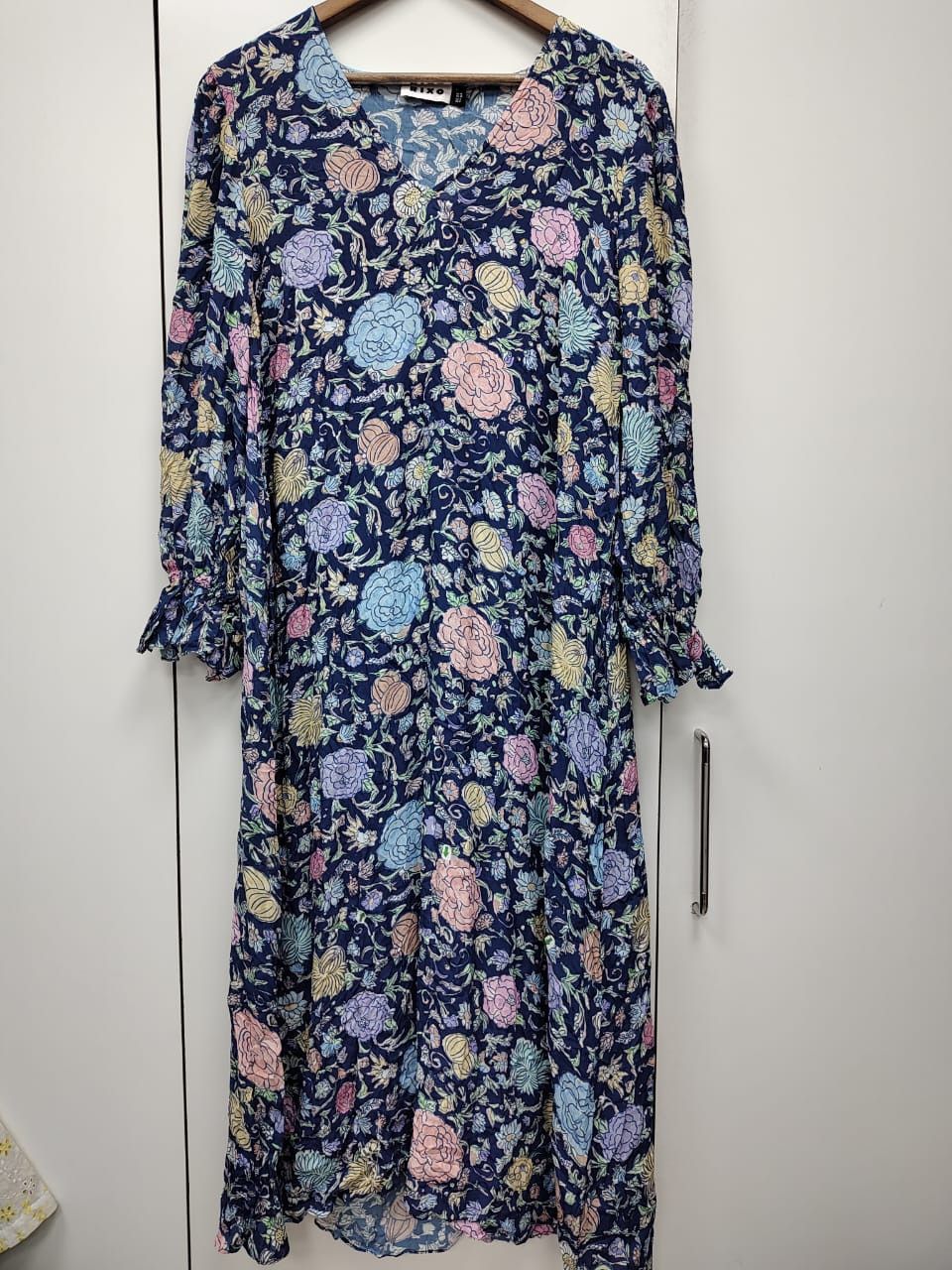 RIXO Rixo Ferne Floral Crepe Midi Dress Size S / US 4 / IT 40 - 4 Thumbnail