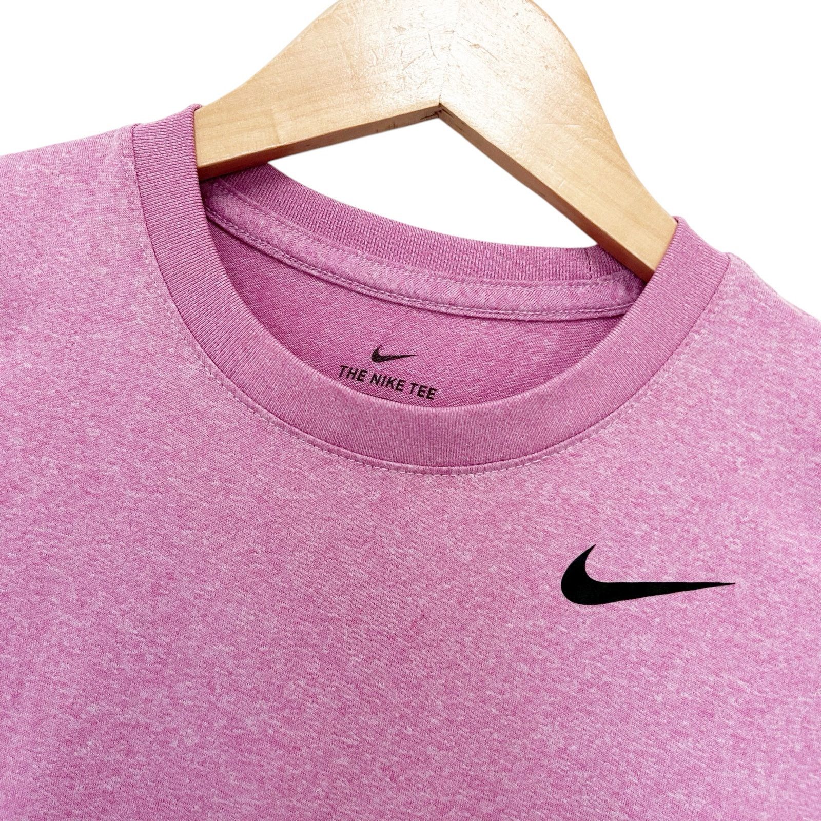 Nike Nike Pink The Nike Tee Short Sleeve T Shirt Sz XS Size XS / US 0-2 / IT 36-38 - 2 Thumbnail